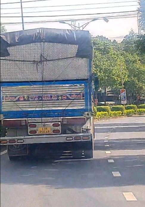Bình Phước: Tìm thấy xe tải liên quan vụ tai nạn khiến 1 người tử vong- Ảnh 1. Bình Phước: Tìm thấy xe tải liên quan vụ tai nạn khiến 1 người tử vong- Ảnh 1.