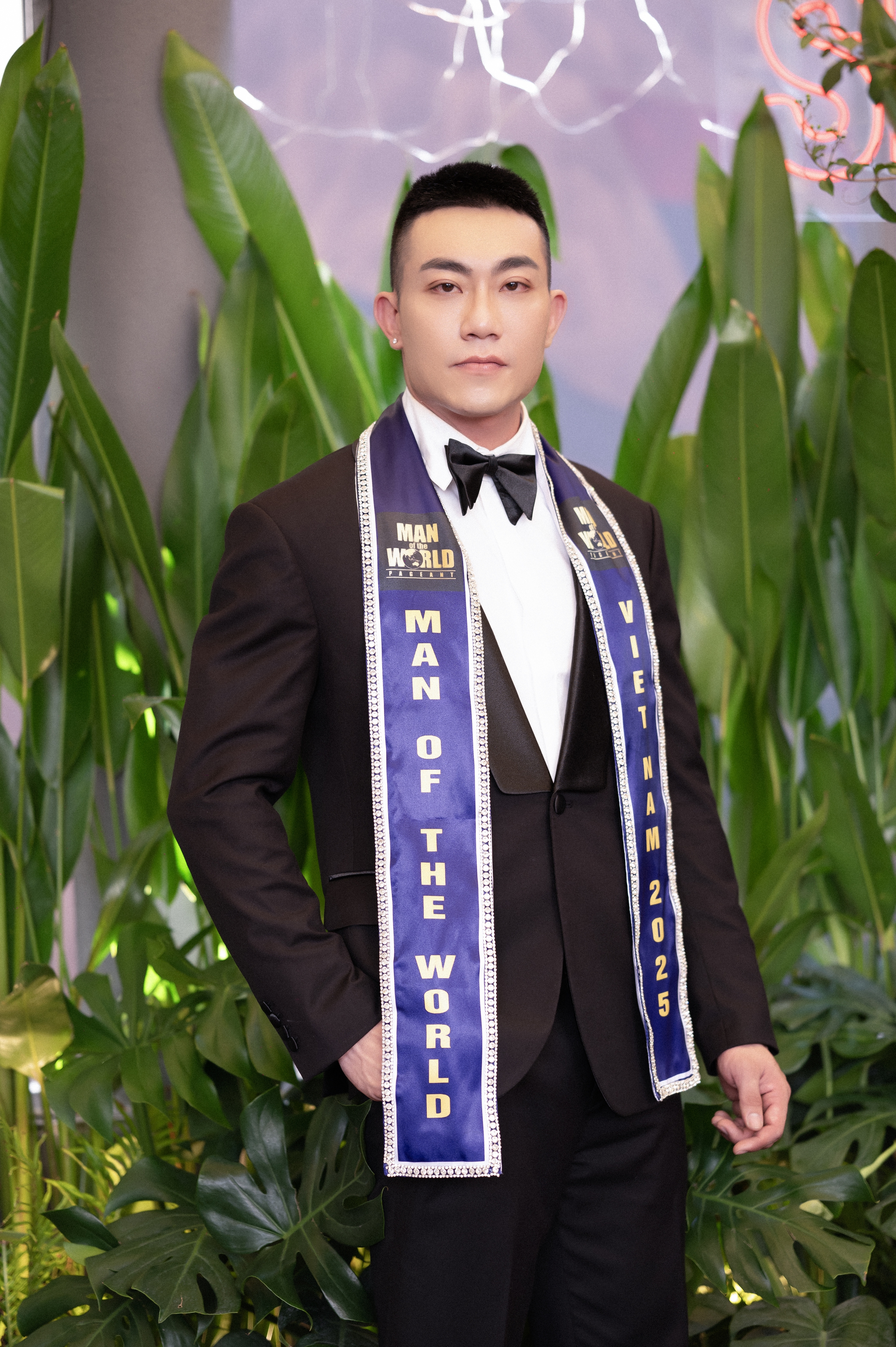Huấn luyện viên thể hình cao 1,84m thi 'Man Of The World 2025' - Ảnh 1.