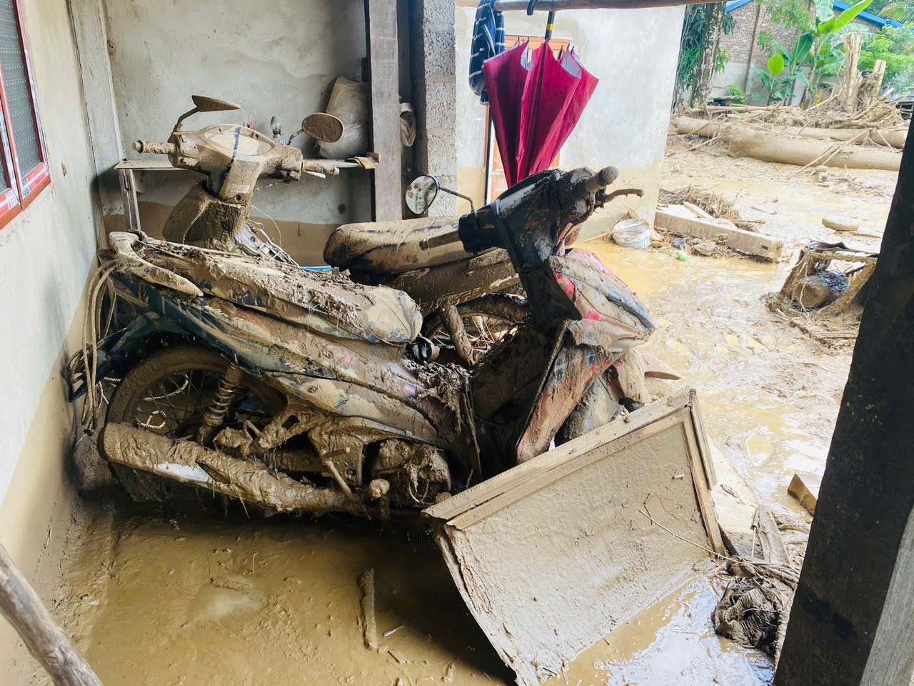 Ám ảnh tiếng nổ lớn trong lũ quét, sạt lở đất ở Bắc Kạn - Ảnh 4.