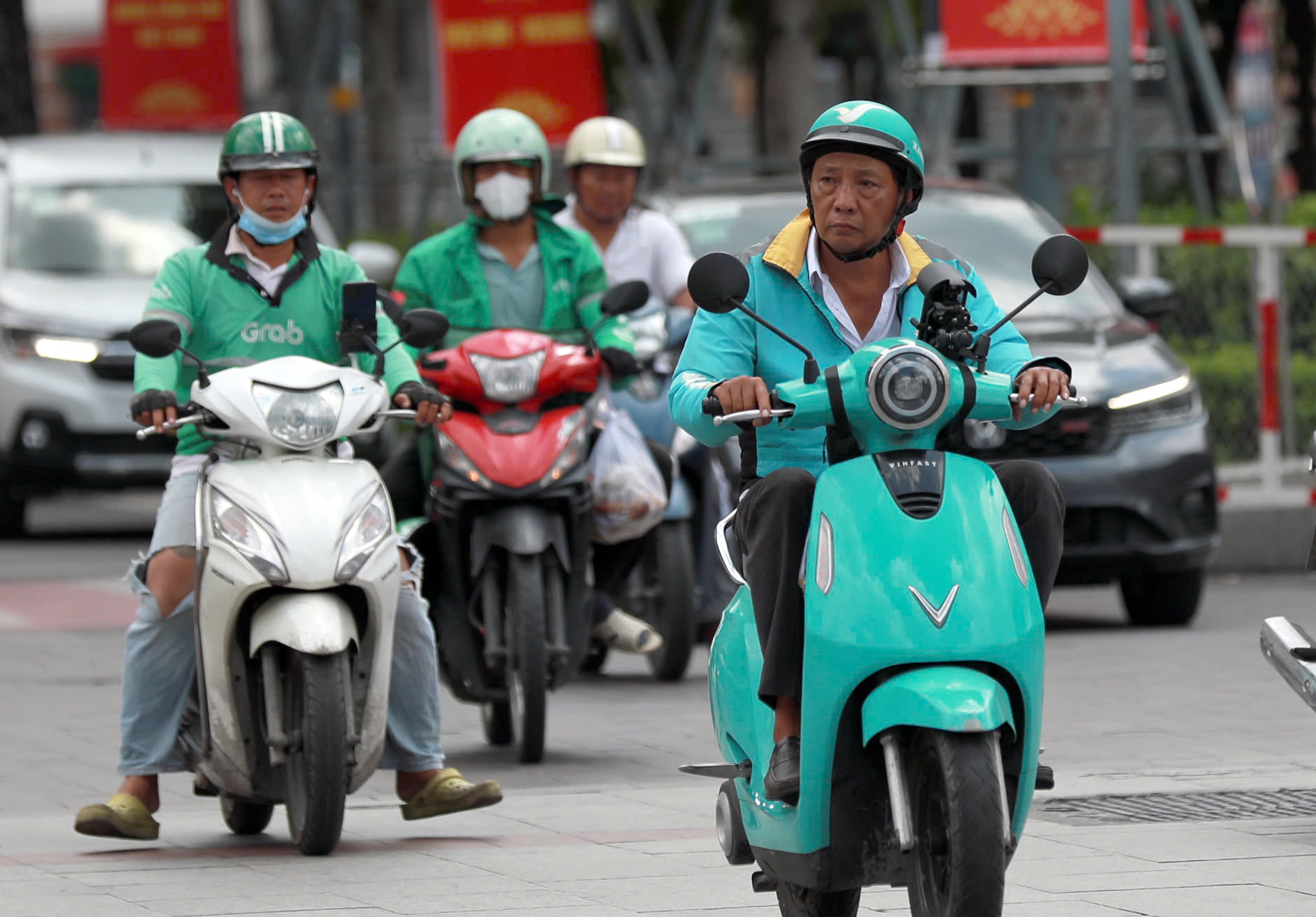 Từ 2026, chỉ xe điện mới được chạy xe công nghệ và giao hàng tại TP.HCM- Ảnh 2. Từ 2026, chỉ xe điện mới được chạy xe công nghệ và giao hàng tại TP.HCM- Ảnh 2.