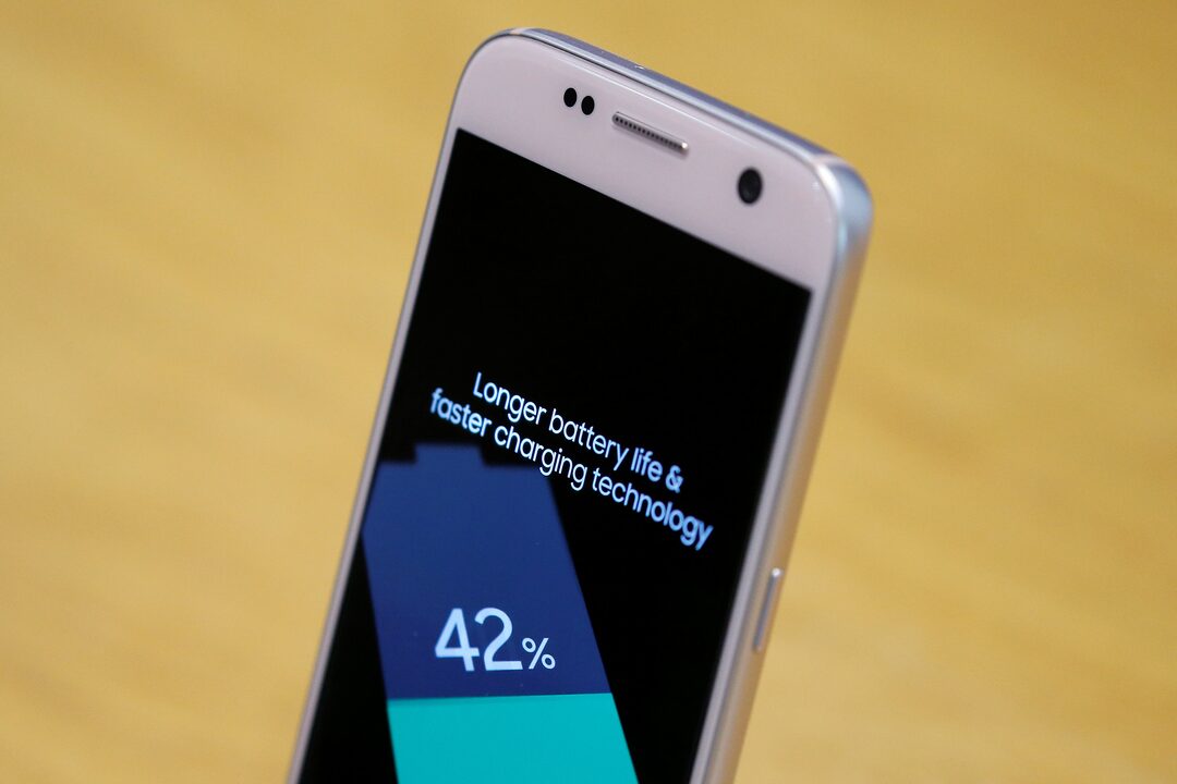 Vì sao pin smartphone Android kém hơn sau khi cập nhật phần mềm - Ảnh 1.