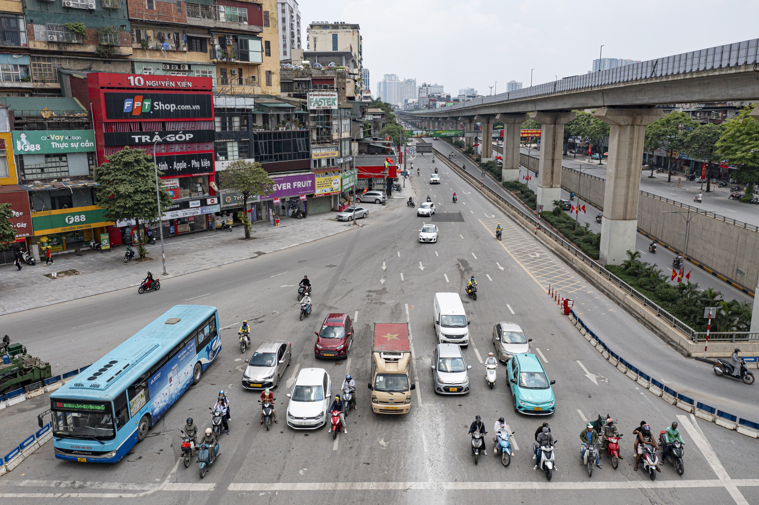 Đường phố Hà Nội thông thoáng liên tiếp 3 ngày dịp lễ 30.4 - Ảnh 7.