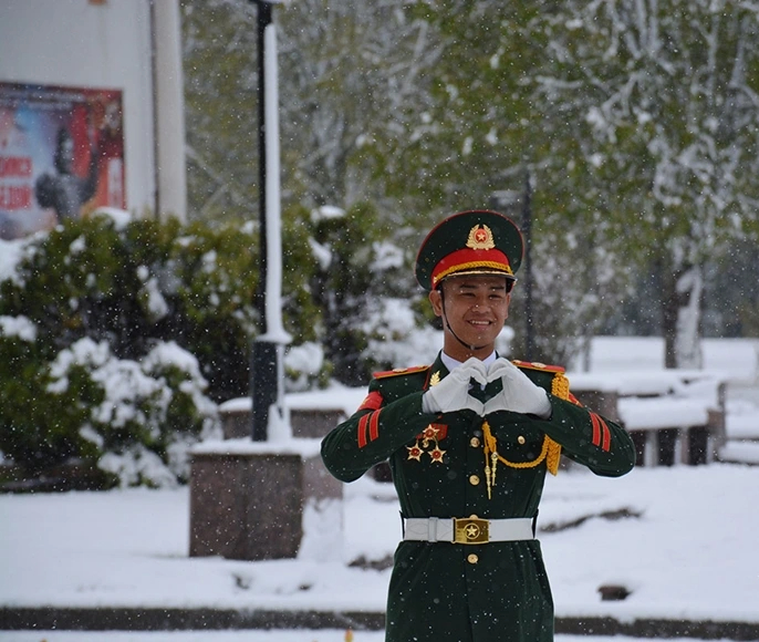 Quân đội Việt Nam tập luyện duyệt binh tại Quảng trường Đỏ dưới tuyết rơi- Ảnh 2. Quân đội Việt Nam tập luyện duyệt binh tại Quảng trường Đỏ dưới tuyết rơi- Ảnh 2.