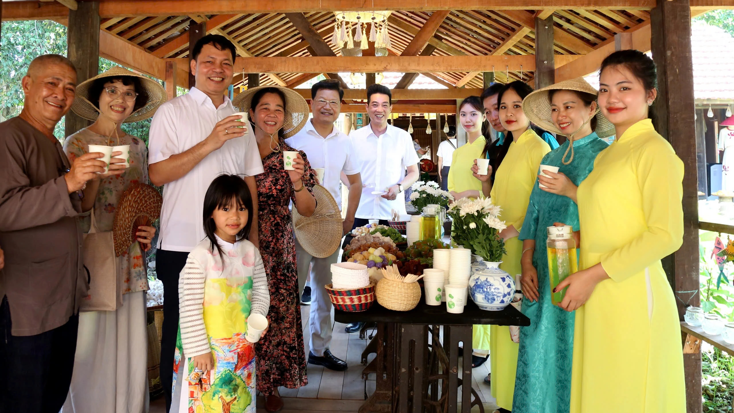 Khám phá làng nghề truyền thống Ninh Bình: Chơi gì , ăn đâu , đi thế nào? - Ảnh 7. Khám phá làng nghề truyền thống Ninh Bình: Chơi gì , ăn đâu , đi thế nào? - Ảnh 7.