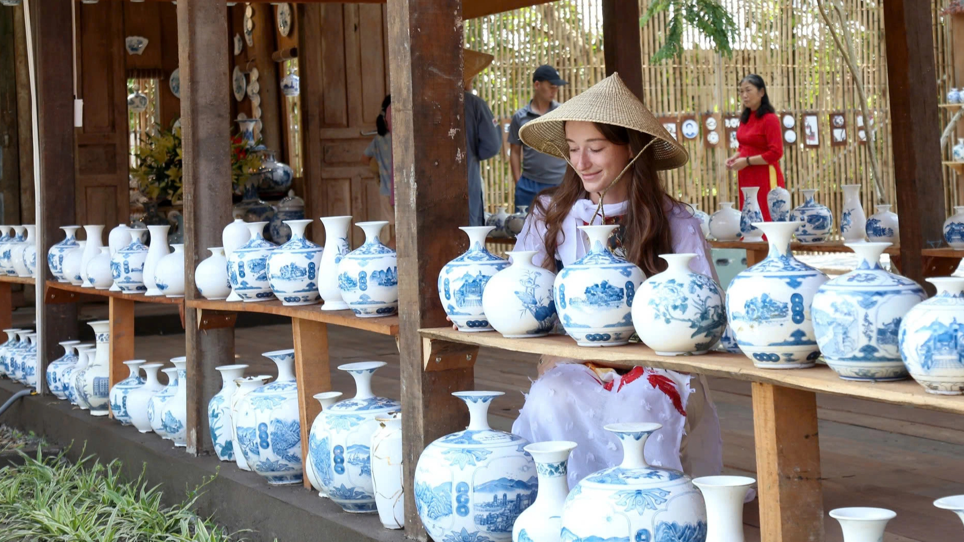 Khám phá làng nghề truyền thống Ninh Bình: Chơi gì , ăn đâu , đi thế nào? - Ảnh 4. Khám phá làng nghề truyền thống Ninh Bình: Chơi gì , ăn đâu , đi thế nào? - Ảnh 4.
