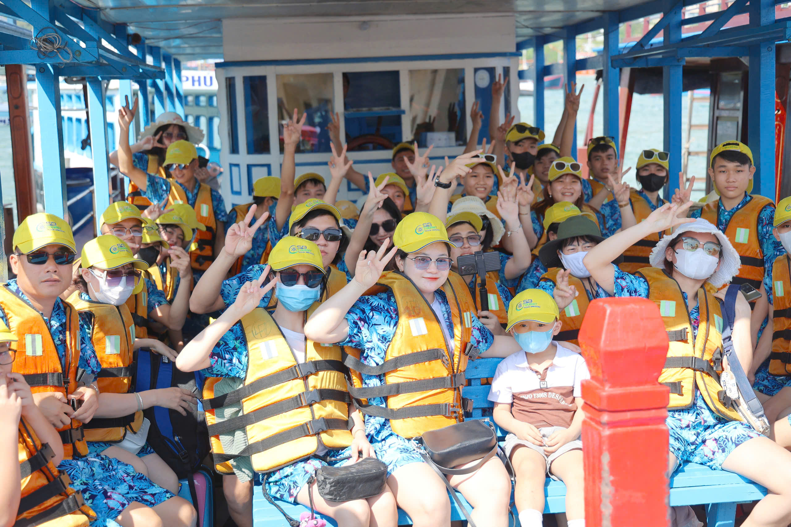 Nha Trang: Tour tham quan biển đảo hút khách- Ảnh 4. Nha Trang: Tour tham quan biển đảo hút khách- Ảnh 4.