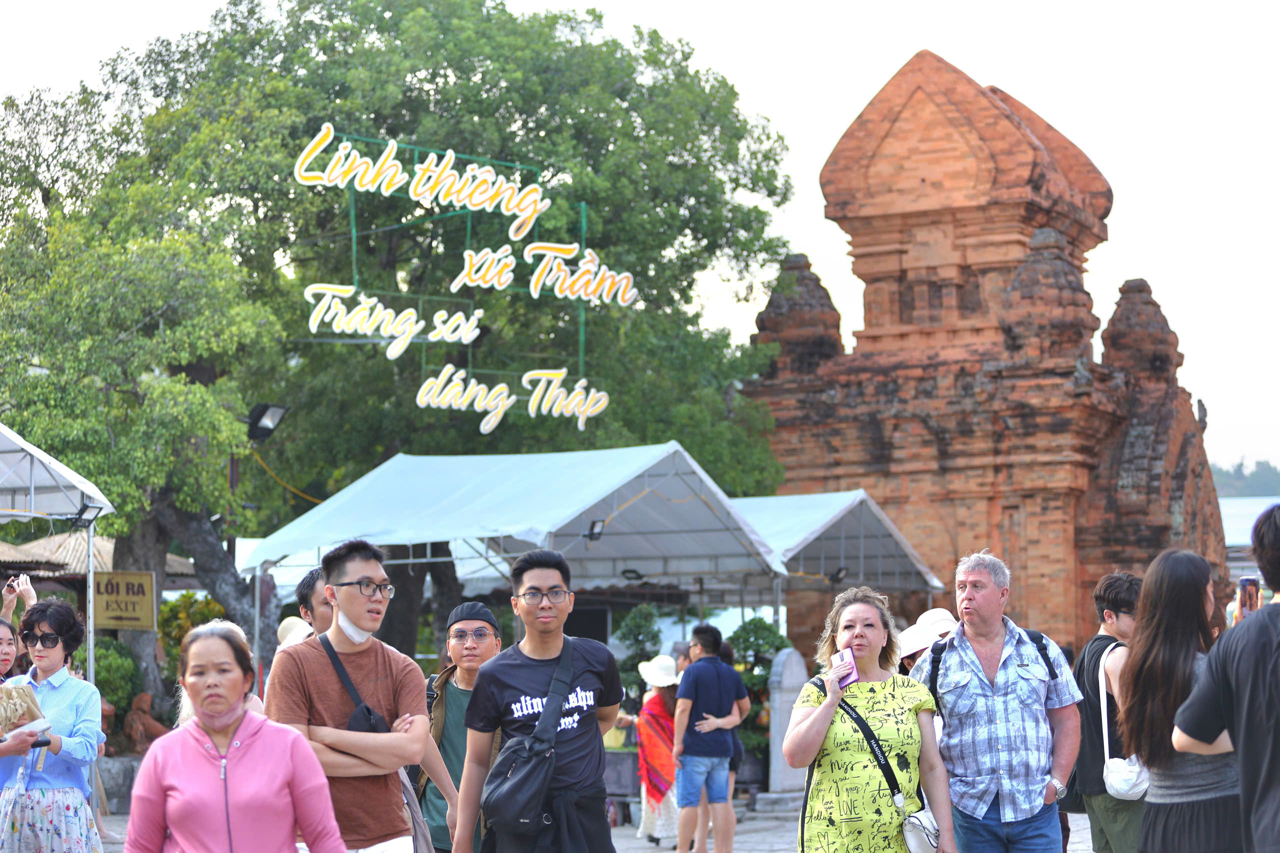 Nha Trang: Tour tham quan biển đảo hút khách- Ảnh 7. Nha Trang: Tour tham quan biển đảo hút khách- Ảnh 7.