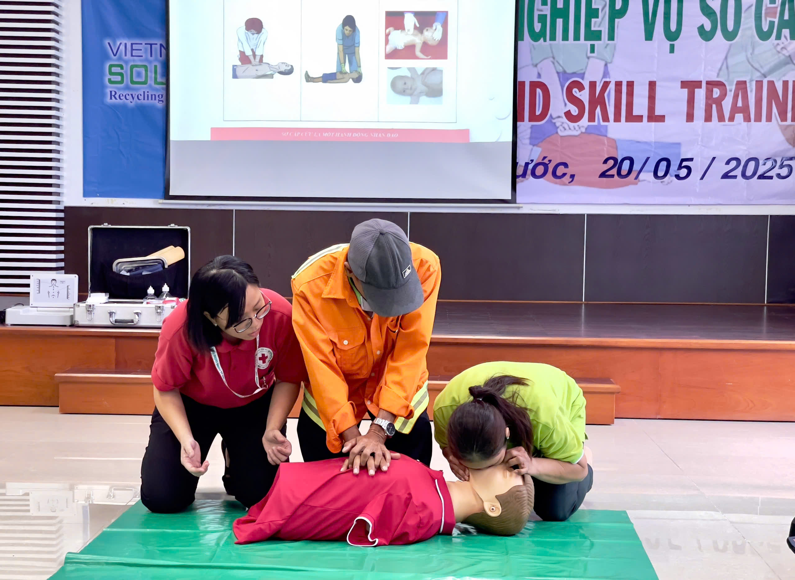 VWS chú trọng huấn luyện kỹ năng sơ cấp cứu cho người lao động - Ảnh 2.