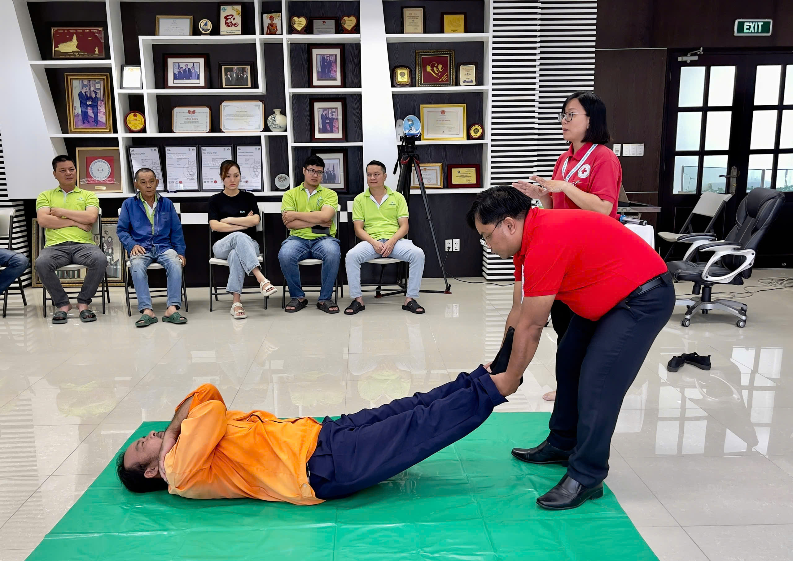 VWS chú trọng huấn luyện kỹ năng sơ cấp cứu cho người lao động - Ảnh 3.