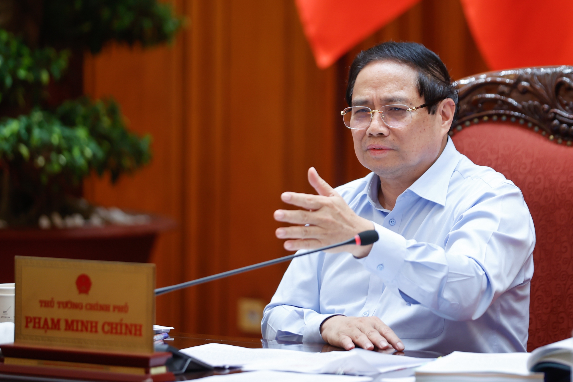 Thủ tướng: Hàng trăm tấn hàng giả không biết, không còn ý chí hay bị mua chuộc?- Ảnh 1. Thủ tướng: Hàng trăm tấn hàng giả không biết, không còn ý chí hay bị mua chuộc?- Ảnh 1.