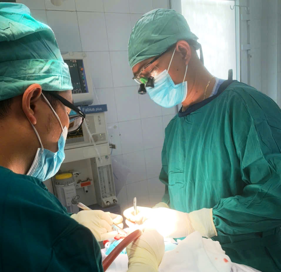 Quảng Nam: Cắt bỏ thành công khối u vùng sống mũi phức tạp Quảng Nam: Cắt bỏ thành công khối u vùng sống mũi phức tạp - Ảnh 1.