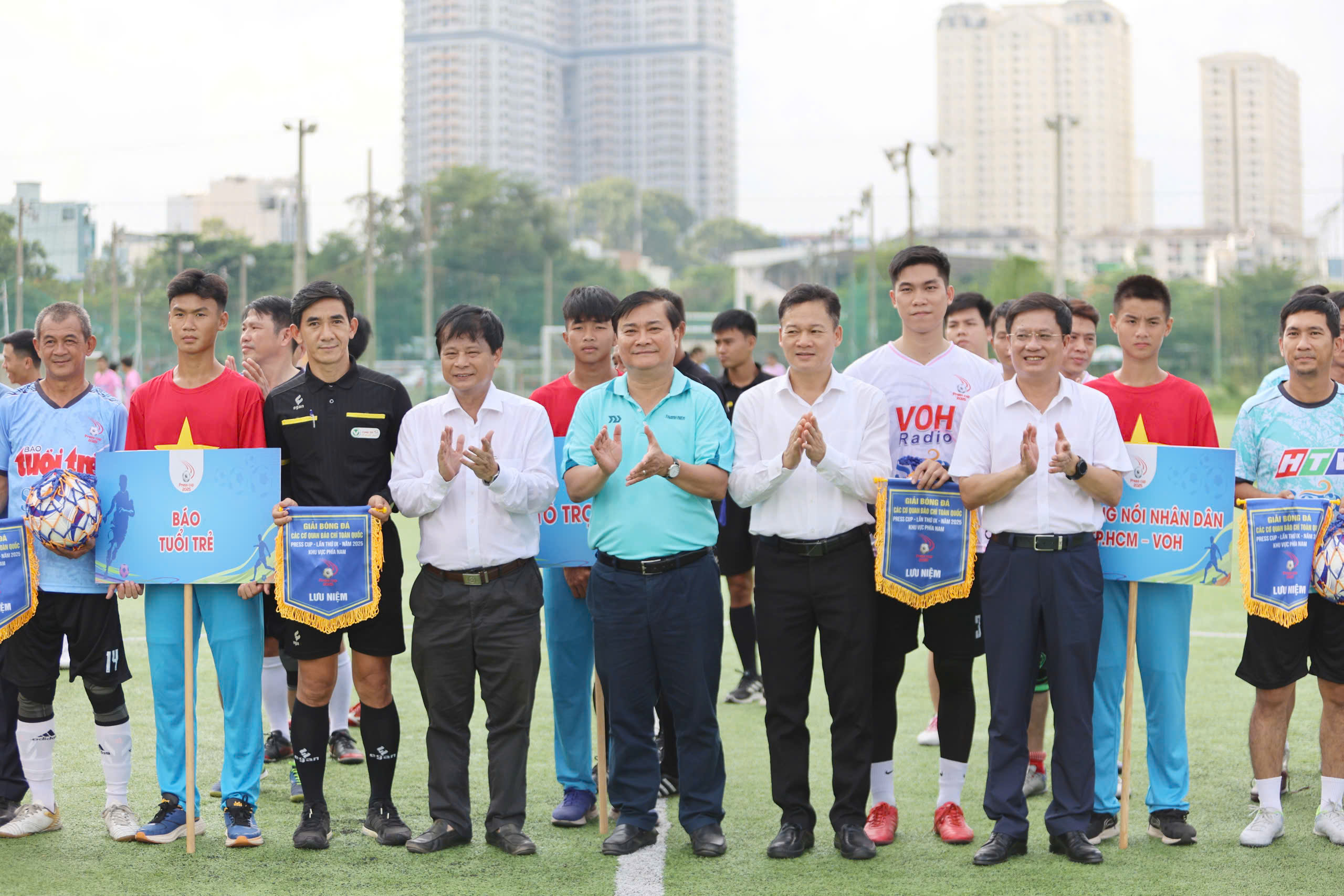 Press Cup 2025: Báo Thanh Niên xuất quân thắng lợi- Ảnh 4. Press Cup 2025: Báo Thanh Niên xuất quân thắng lợi- Ảnh 4.