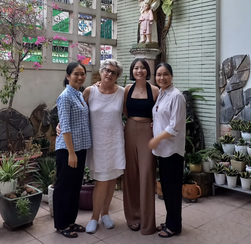 Cô gái Pháp gốc Việt Lily Blaiset tìm mẹ ruột sau 30 năm đầy hy vọng - Ảnh 7. Cô gái Pháp gốc Việt Lily Blaiset tìm mẹ ruột sau 30 năm đầy hy vọng - Ảnh 7.