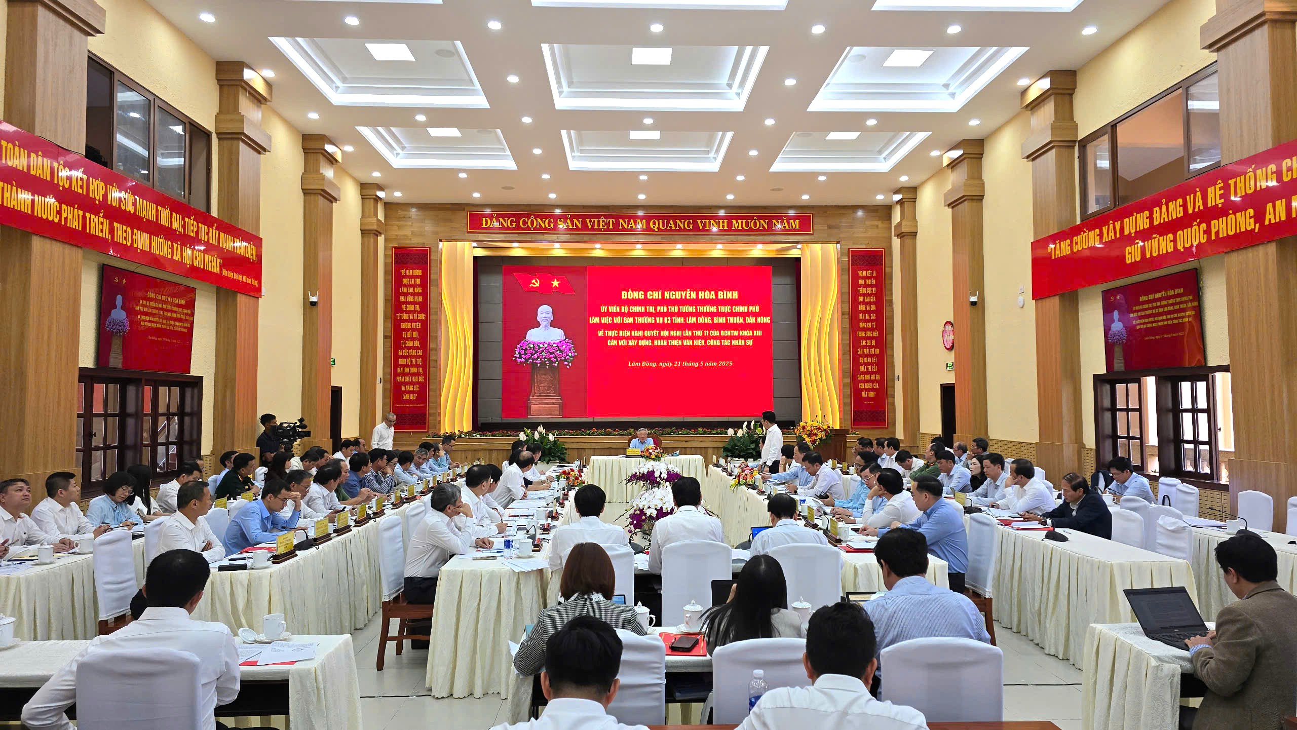 Sáp nhập tỉnh Lâm Đồng phải công tâm, khách quan, minh bạch khi bố trí cán bộ - Ảnh 2. Sáp nhập tỉnh Lâm Đồng phải công tâm, khách quan, minh bạch khi bố trí cán bộ - Ảnh 2.