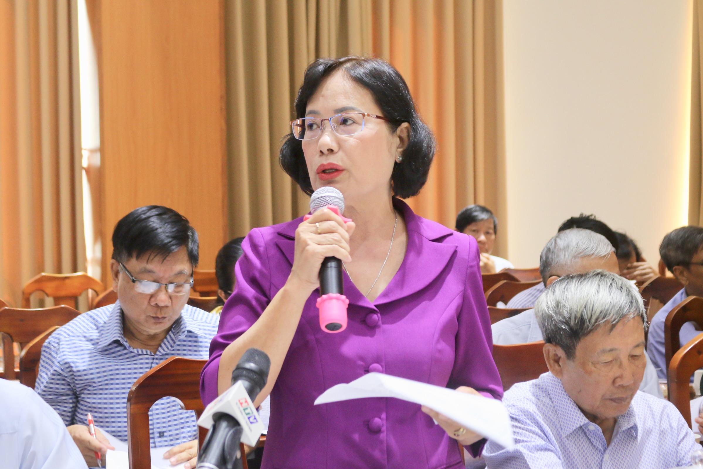 Có nên quy định tổ chức Công đoàn, Hội Phụ nữ, Hội Nông dân… trong Hiến pháp? Có nên quy định tổ chức Công đoàn, Hội Phụ nữ, Hội Nông dân… trong Hiến pháp?