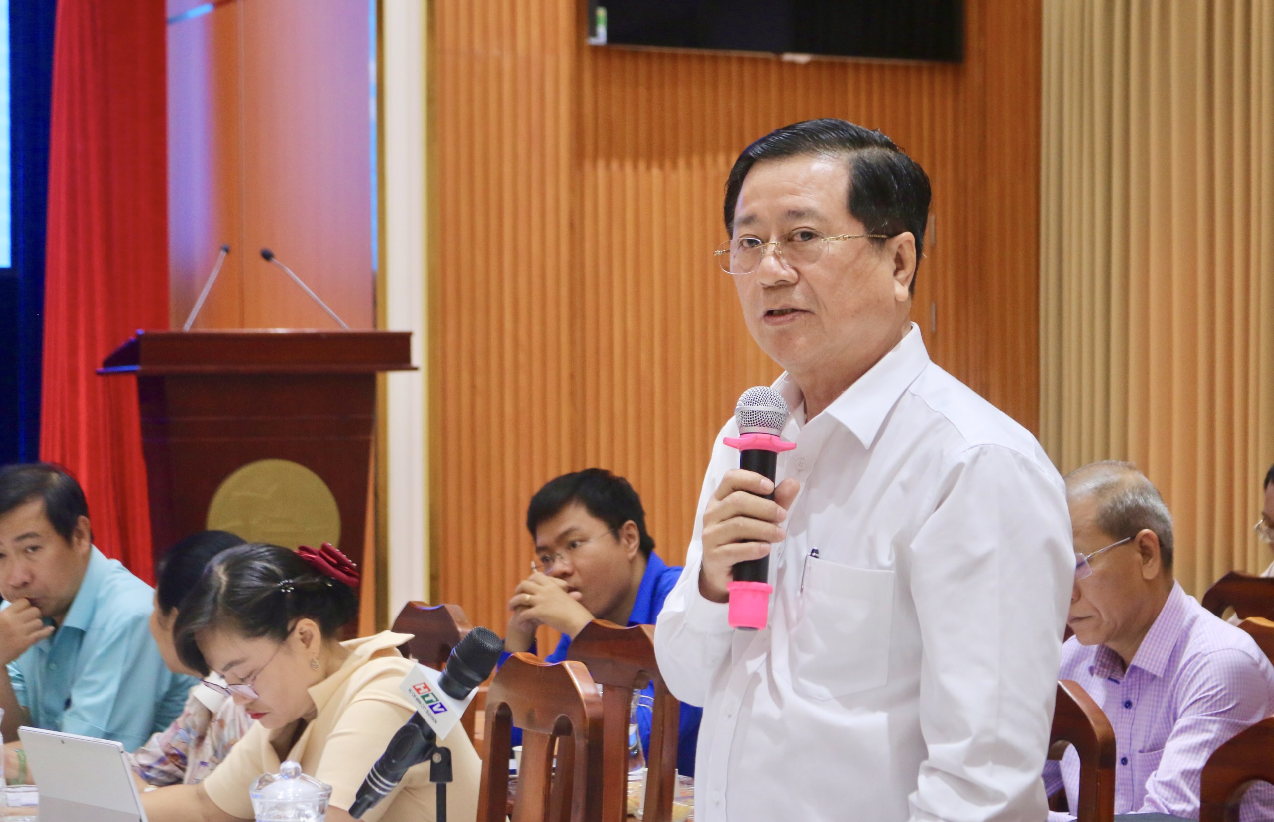 Có nên quy định riêng về Công đoàn trong Hiến pháp? - Ảnh 3.
