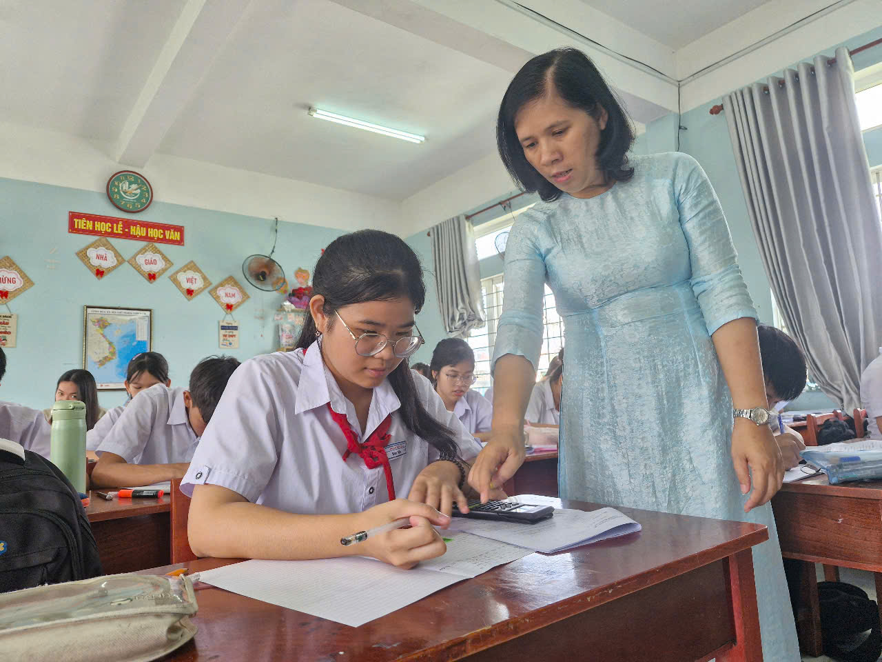 Học sinh 'chạy nước rút' ôn thi lớp 10: Cần điểm tựa giải tỏa tâm lý - Ảnh 3. Học sinh 'chạy nước rút' ôn thi lớp 10: Cần điểm tựa giải tỏa tâm lý - Ảnh 3.