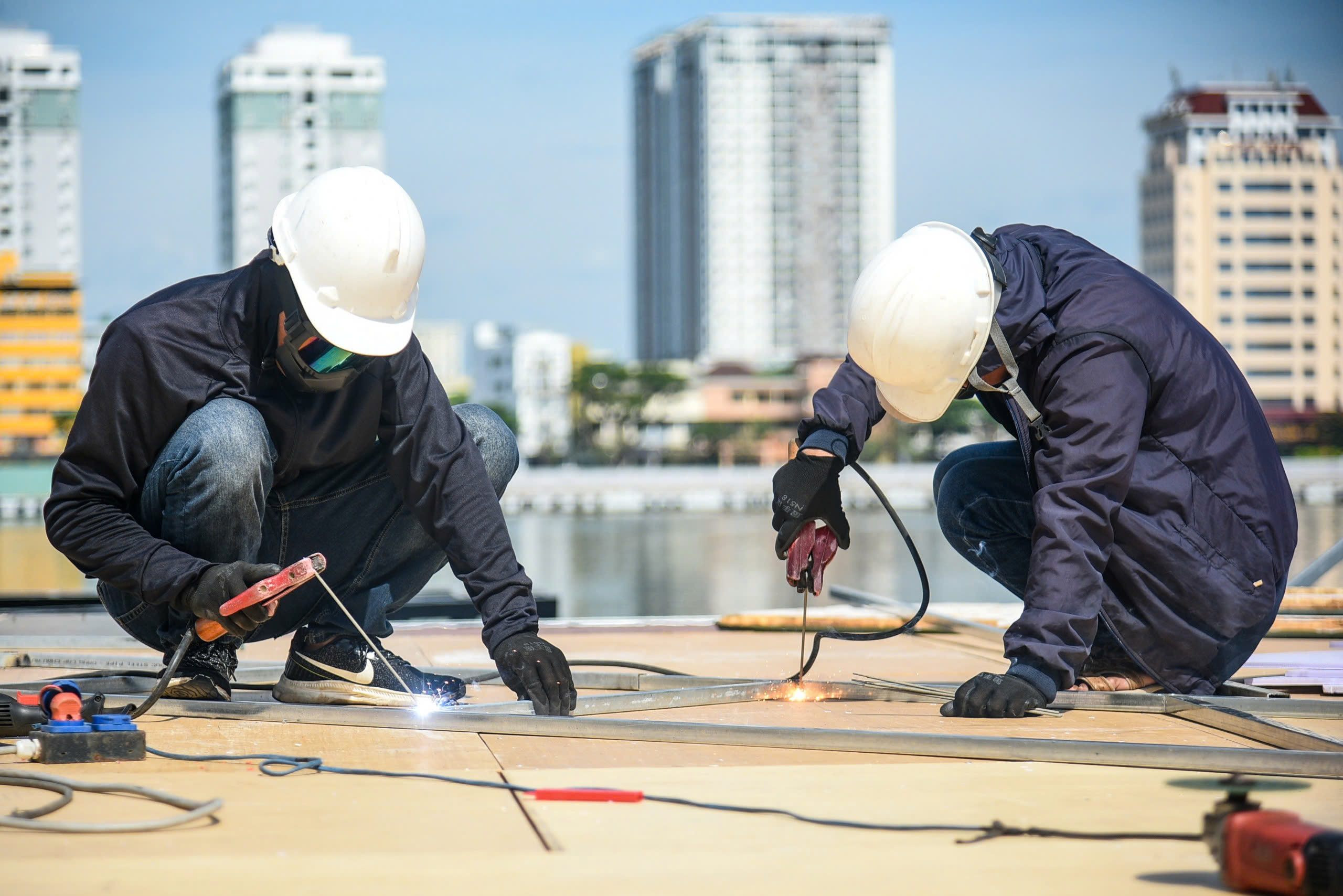 Lộ diện sân khấu pháo hoa 'siêu khủng': Sao hạng A nào sẽ đổ bộ Đà Nẵng?- Ảnh 2. Lộ diện sân khấu pháo hoa 'siêu khủng': Sao hạng A nào sẽ đổ bộ Đà Nẵng?- Ảnh 2.