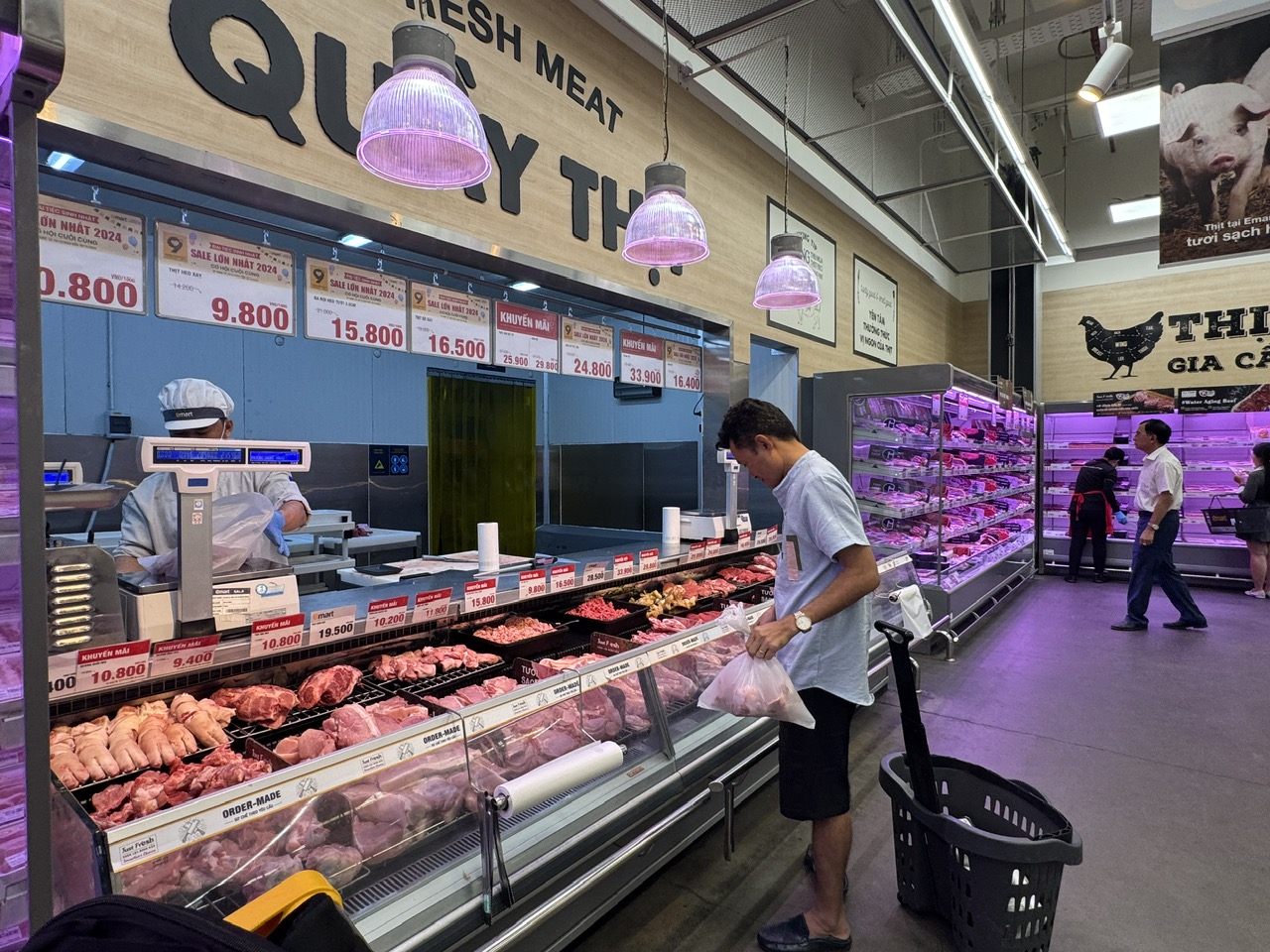 Giá heo hơi hôm nay 25.3.2026: Tiếp đà giảm - Ảnh 1.