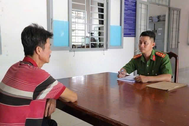 Tây Ninh: Xử phạt người say gọi điện quấy rối đường dây nóng công an Tây Ninh: Xử phạt người say gọi điện quấy rối đường dây nóng công an