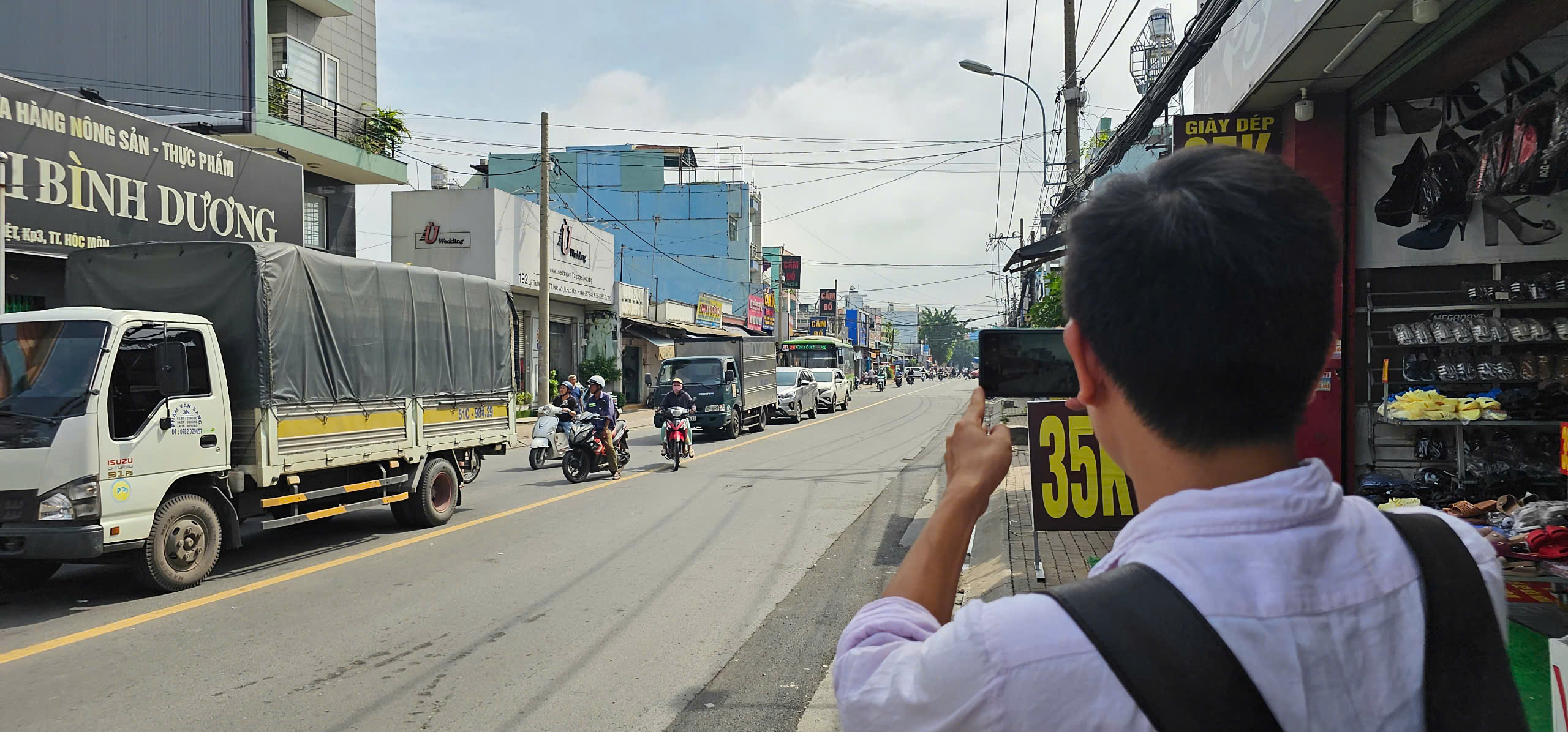 Trích xuất camera truy xét nhóm người đánh nhau ở Hóc Môn- Ảnh 2. Trích xuất camera truy xét nhóm người đánh nhau ở Hóc Môn- Ảnh 2.