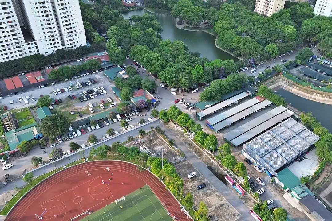 Nhiều bãi xe trái phép tại phường có bí thư bị điều tra tội nhận hối lộ - Ảnh 6.