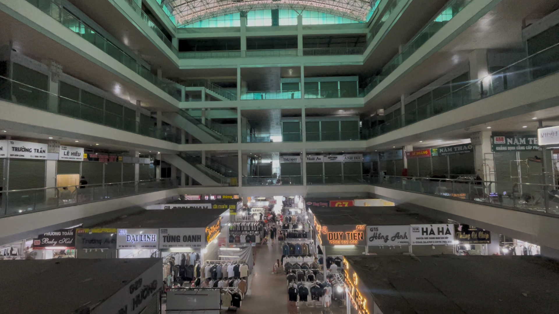 Chợ Ninh Hiệp bỗng dưng vắng vẻ bất thường - Ảnh 1.