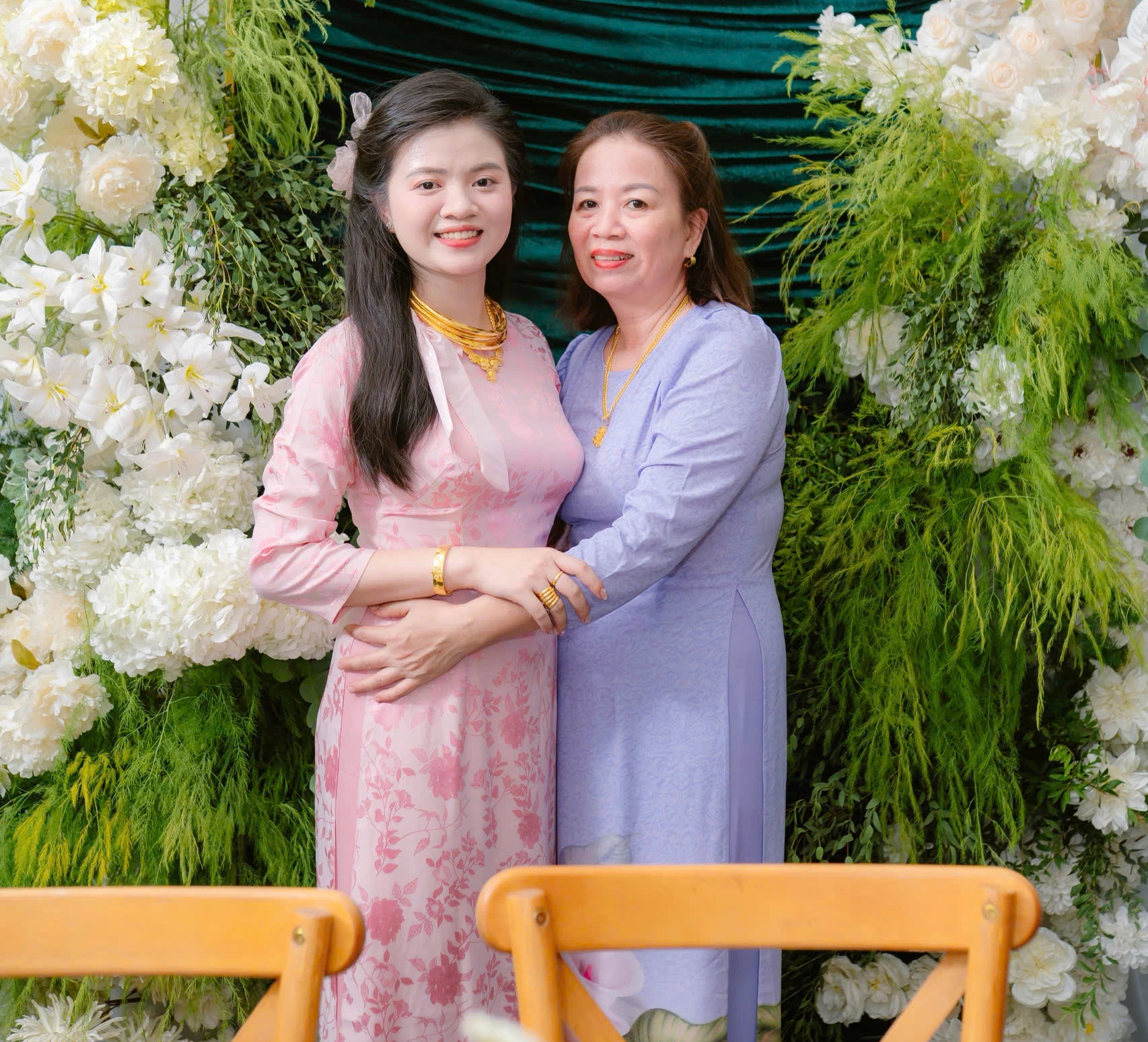 Cô dâu nghẹn lòng đến mộ cha chụp hình kỷ niệm trước giờ về nhà chồng - Ảnh 5.