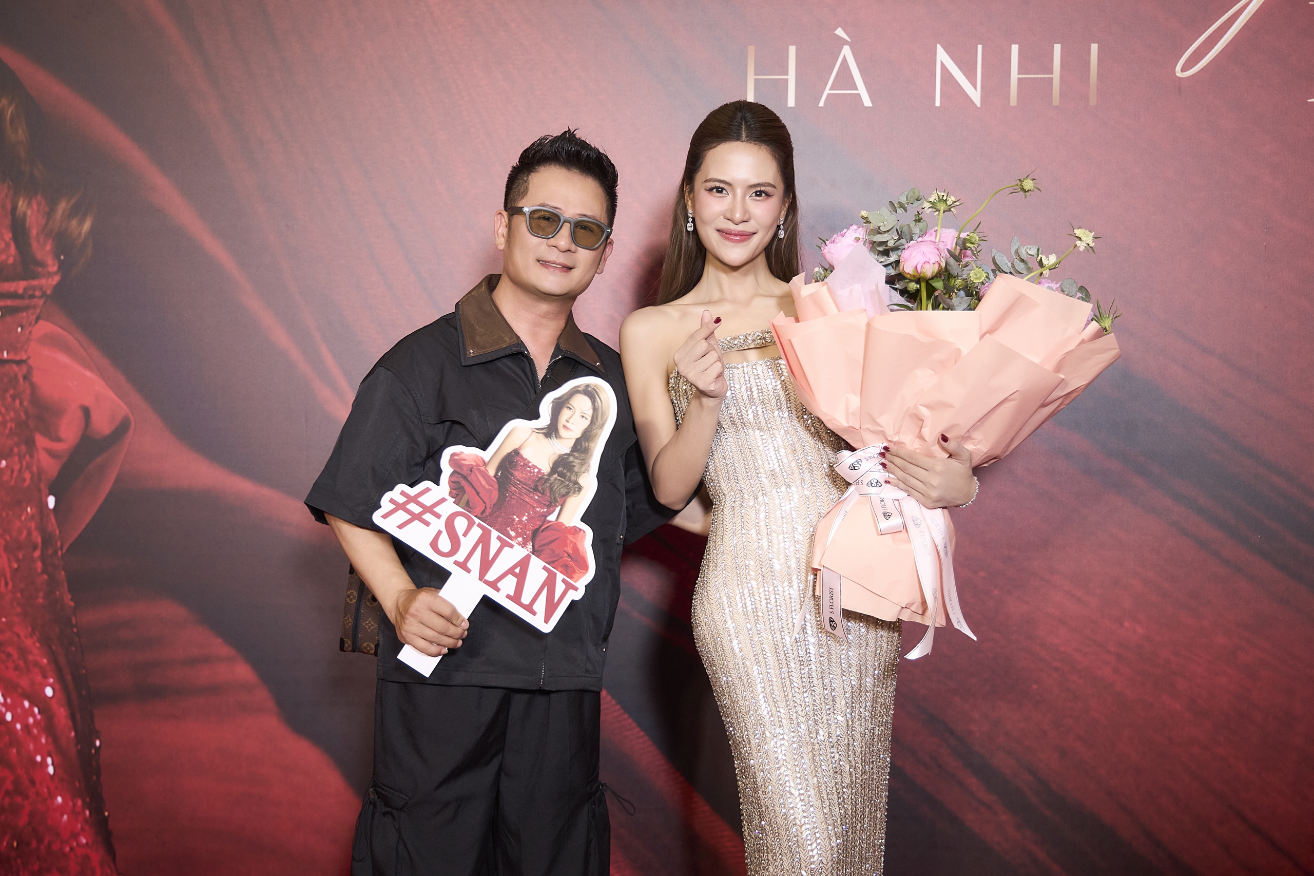 Lâm Vỹ Dạ mặc gợi cảm sau khi giảm cân, đến ủng hộ Hà Nhi ra MV- Ảnh 3. Lâm Vỹ Dạ mặc gợi cảm sau khi giảm cân, đến ủng hộ Hà Nhi ra MV- Ảnh 3.