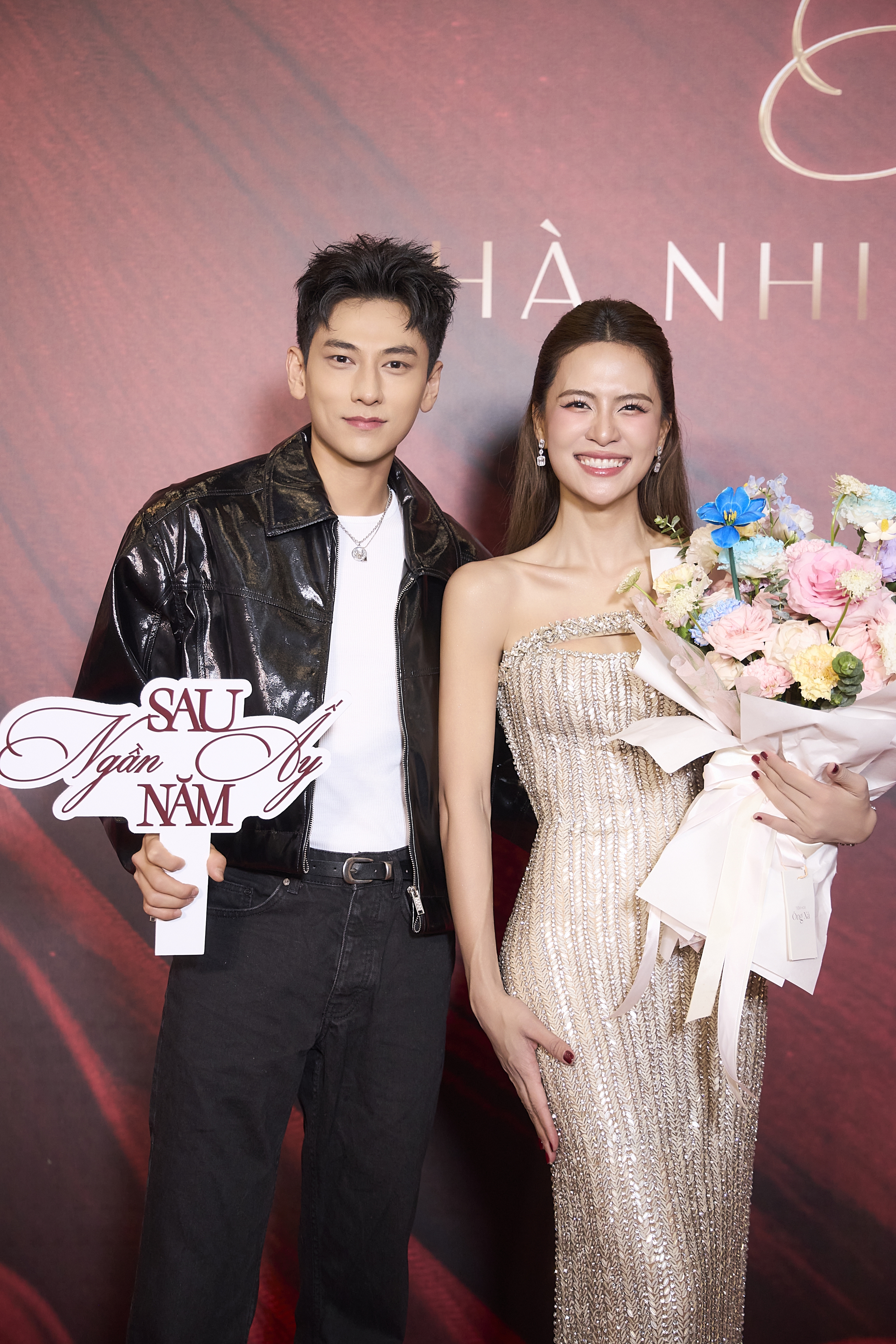 Lâm Vỹ Dạ mặc gợi cảm sau khi giảm cân, đến ủng hộ Hà Nhi ra MV- Ảnh 5. Lâm Vỹ Dạ mặc gợi cảm sau khi giảm cân, đến ủng hộ Hà Nhi ra MV- Ảnh 5.