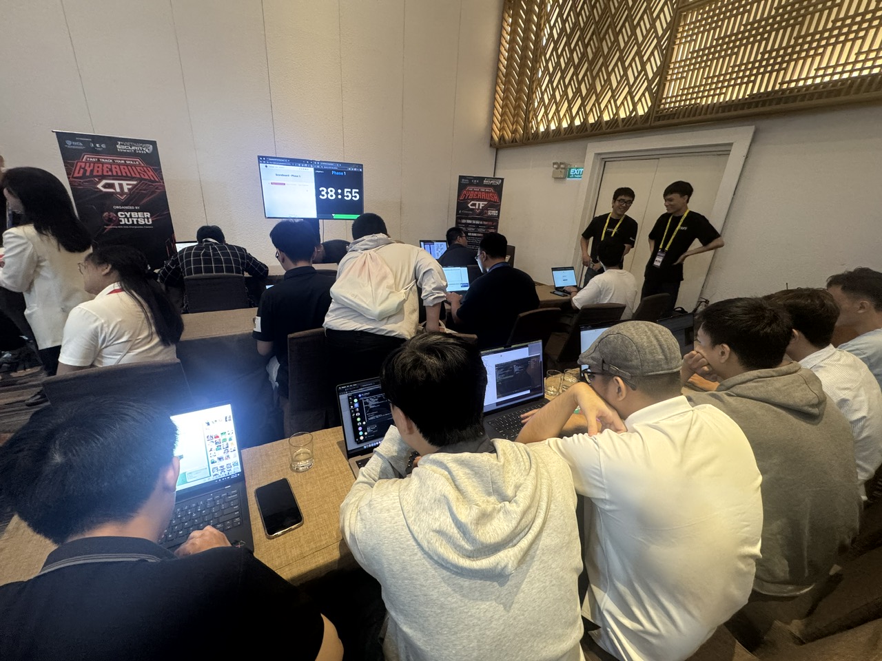 Tấn công mạng khắp nơi, website vừa mở bán vé cũng bị sập - Ảnh 2. Tấn công mạng khắp nơi, website vừa mở bán vé cũng bị sập - Ảnh 2.