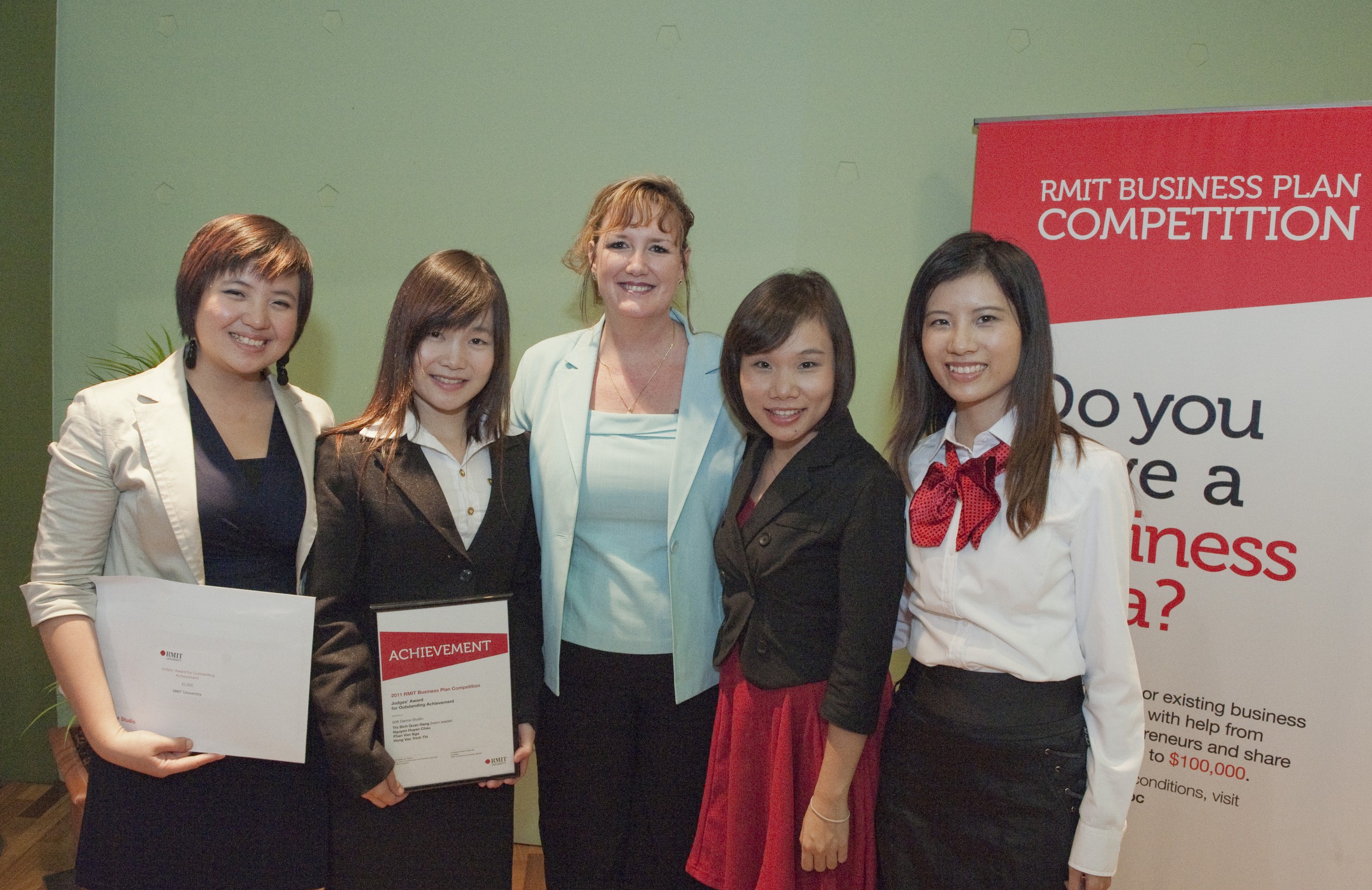 Nguyen Huyen Chau, ex estudiante del RMIT, inspira nuevas empresas sostenibles - Foto 3. Nguyễn Huyền Châu, cựu sinh viên RMIT truyền cảm hứng khởi nghiệp bền vững- Ảnh 3.
