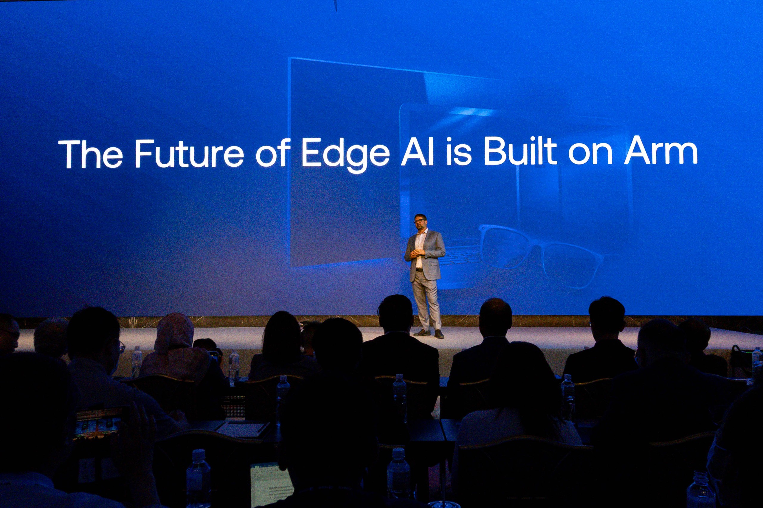 Arm trình diễn chiến lược AI toàn diện tại Computex 2025 - Ảnh 1.