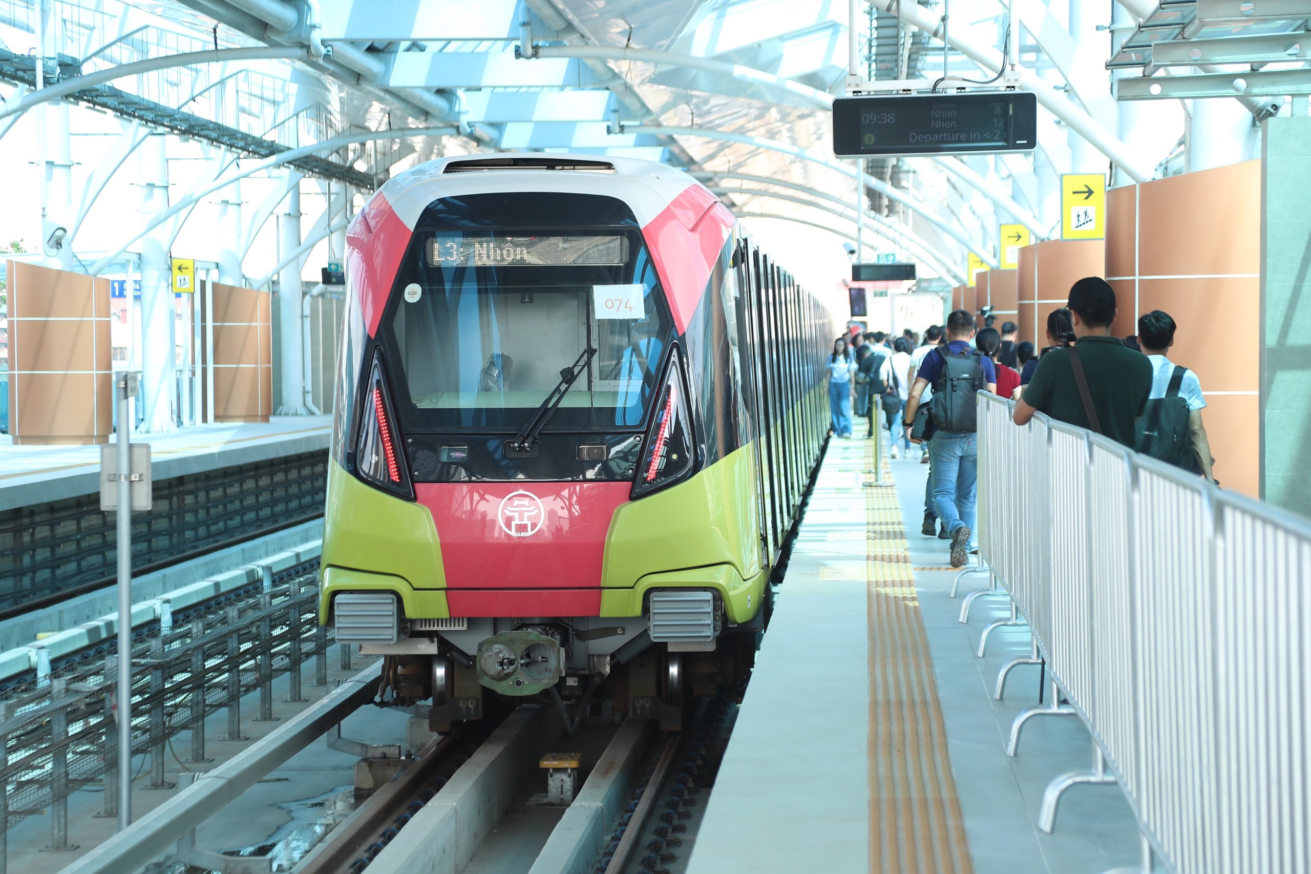 Tàu metro Nhổn - ga Hà Nội dừng hoạt động gần 1 tiếng vì sự cố điện - Ảnh 1. Tàu metro Nhổn - ga Hà Nội dừng hoạt động gần 1 tiếng vì sự cố điện - Ảnh 1.