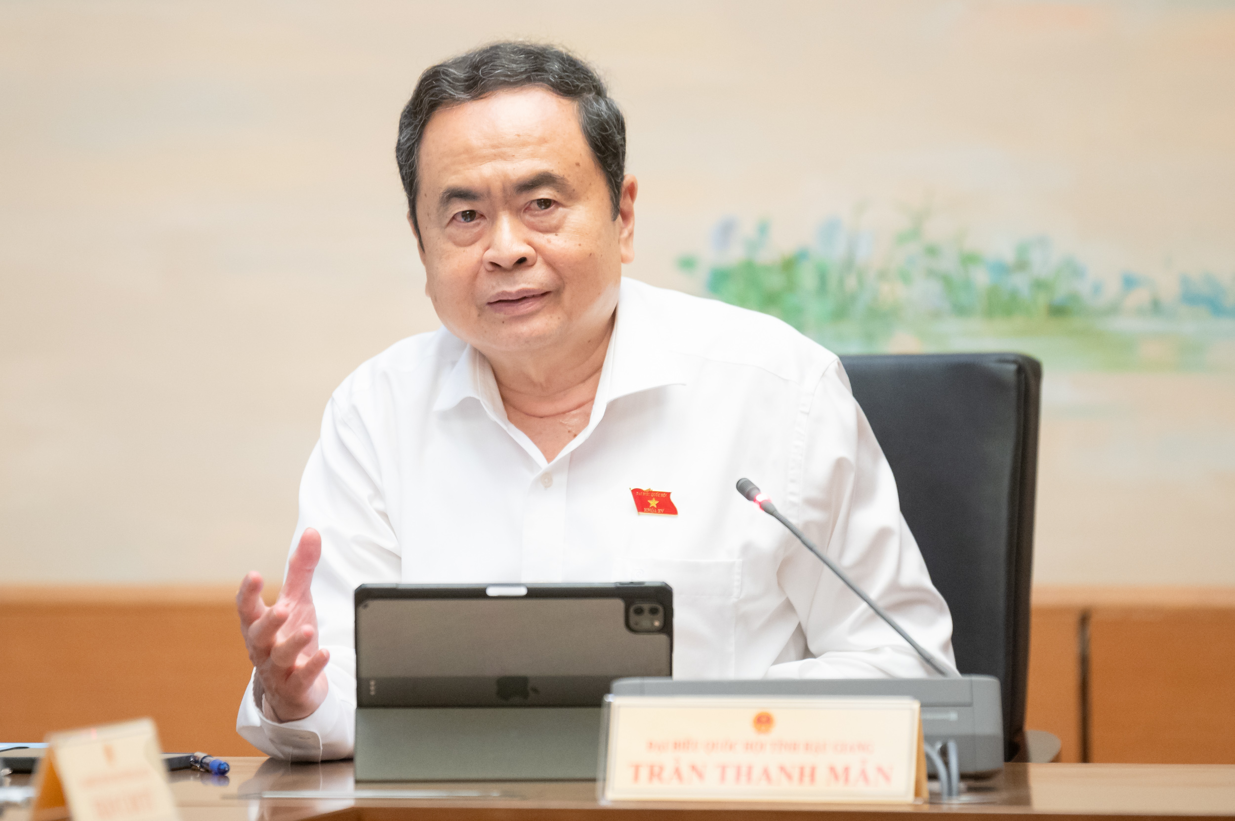 Chủ tịch Quốc hội chỉ ra vấn đề hàng giả , hàng nhái cần giải quyết ngay - Ảnh 2. Chủ tịch Quốc hội chỉ ra vấn đề hàng giả , hàng nhái cần giải quyết ngay - Ảnh 2.