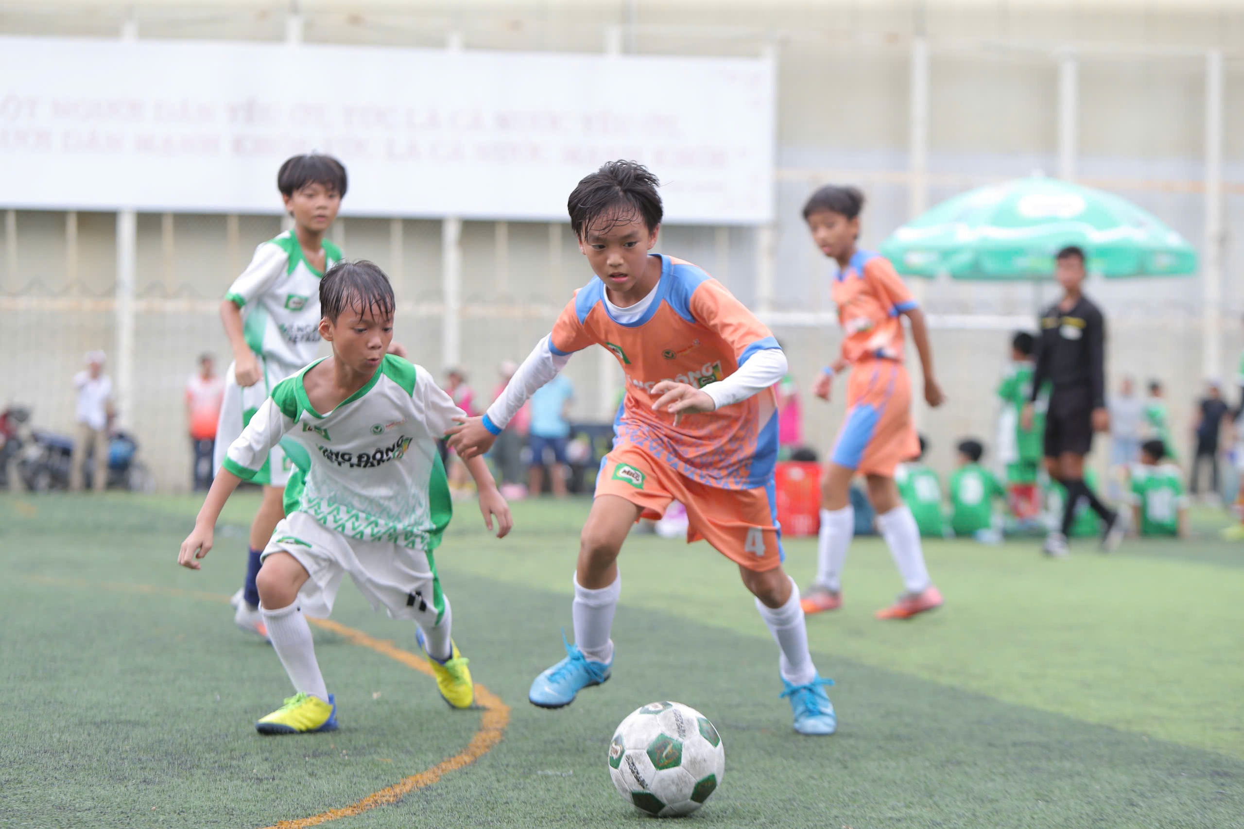 Lộ diện những nhà vô địch xứng đáng của VCK festival bóng đá học đường TP.HCM- Ảnh 4. Lộ diện những nhà vô địch xứng đáng của VCK festival bóng đá học đường TP.HCM- Ảnh 4.