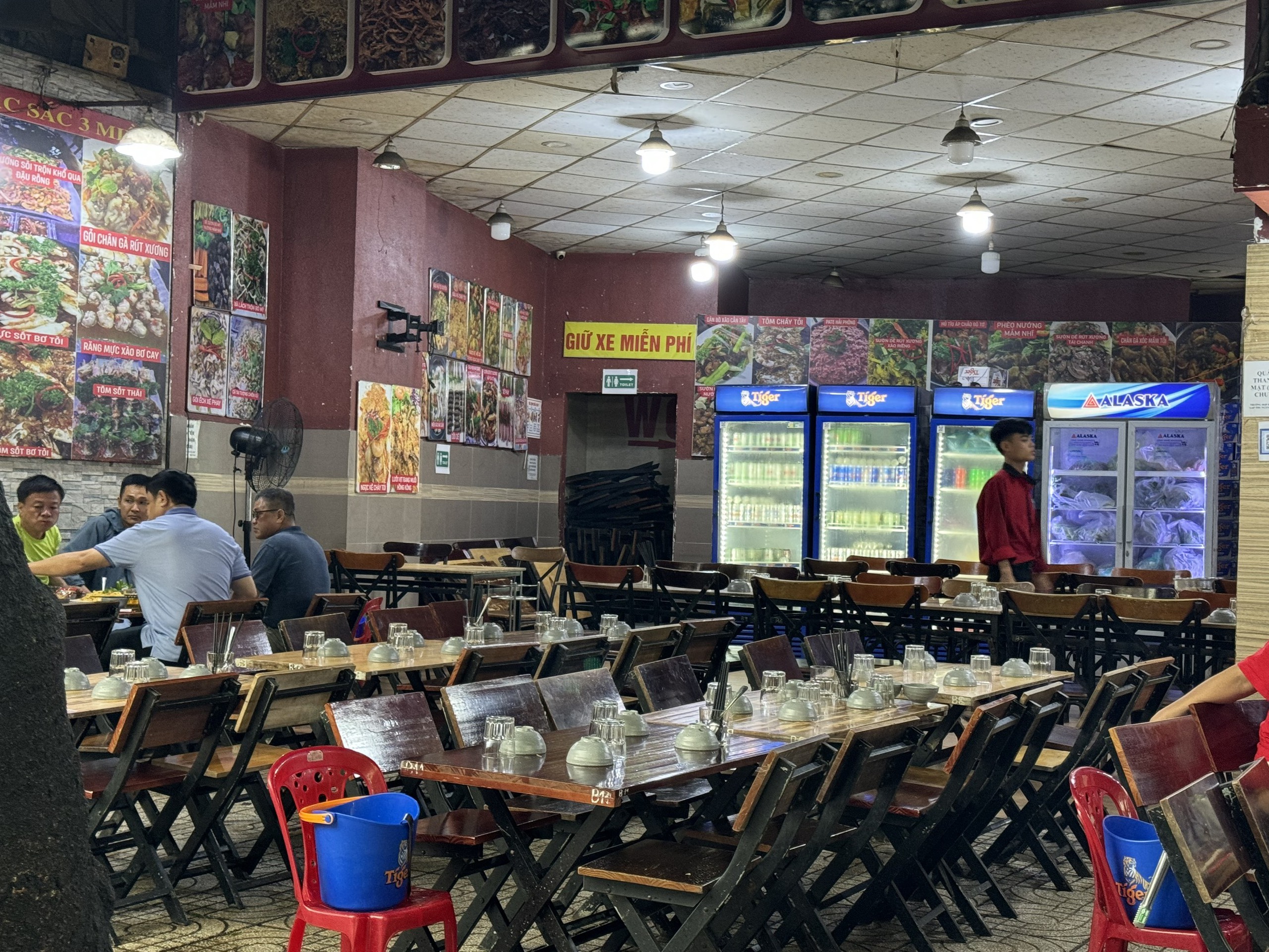 Đề xuất tăng mức phạt vi phạm an toàn vệ sinh: Các chủ quán ở TP.HCM nói gì? Đề xuất tăng mức phạt vi phạm an toàn vệ sinh: Các chủ quán ở TP.HCM nói gì?
