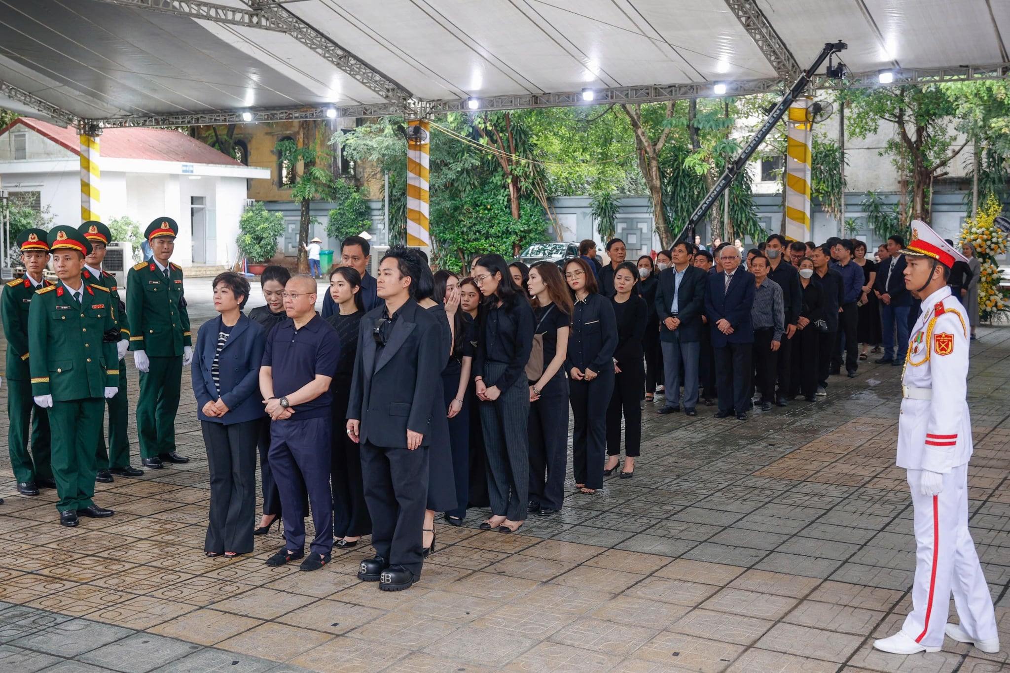 Đồng nghiệp bật khóc nhớ về kỷ niệm cùng nguyên Chủ tịch nước Trần Đức Lương - Ảnh 2.