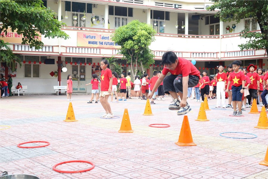 TP.HCM quy định trách nhiệm hiệu trưởng vận động tài trợ tiền mặt, hiện kim - Ảnh 2.
