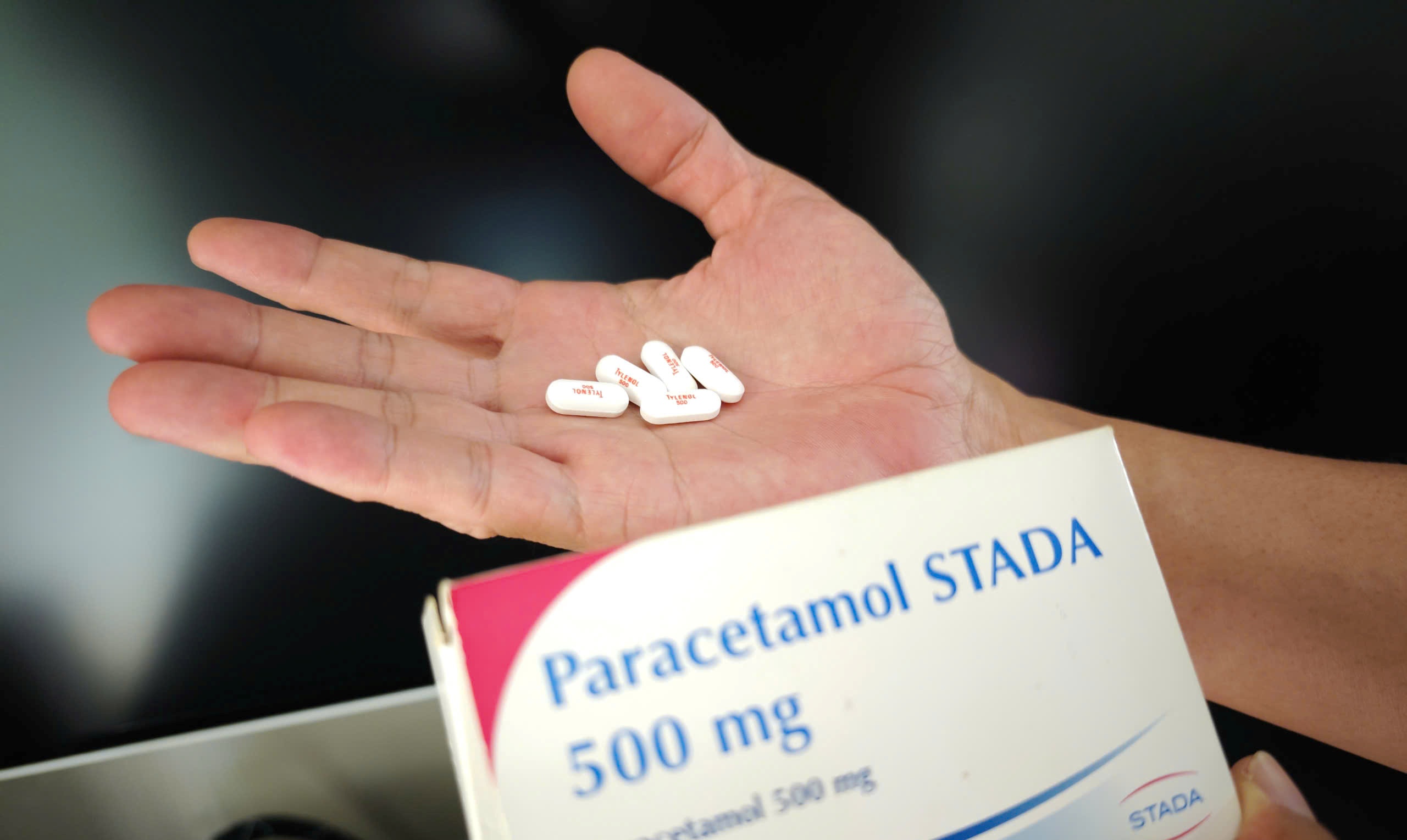 Hậu quả khó lường khi dùng paracetamol quá liều Hậu quả khó lường khi dùng paracetamol quá liều - Ảnh 1.