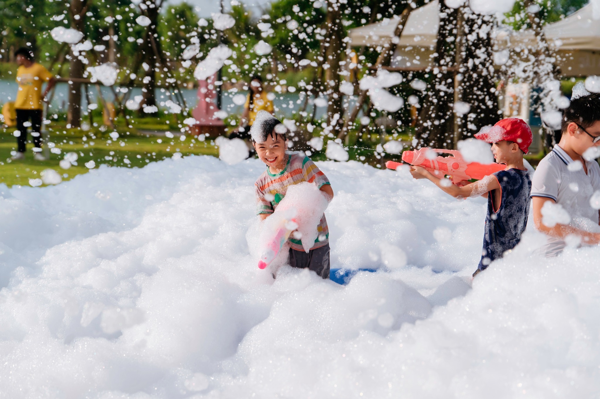 Giải phóng đôi chân, trải nghiệm rực rỡ tại Lễ hội mùa hè Eco Central Park 2025 - Ảnh 4.