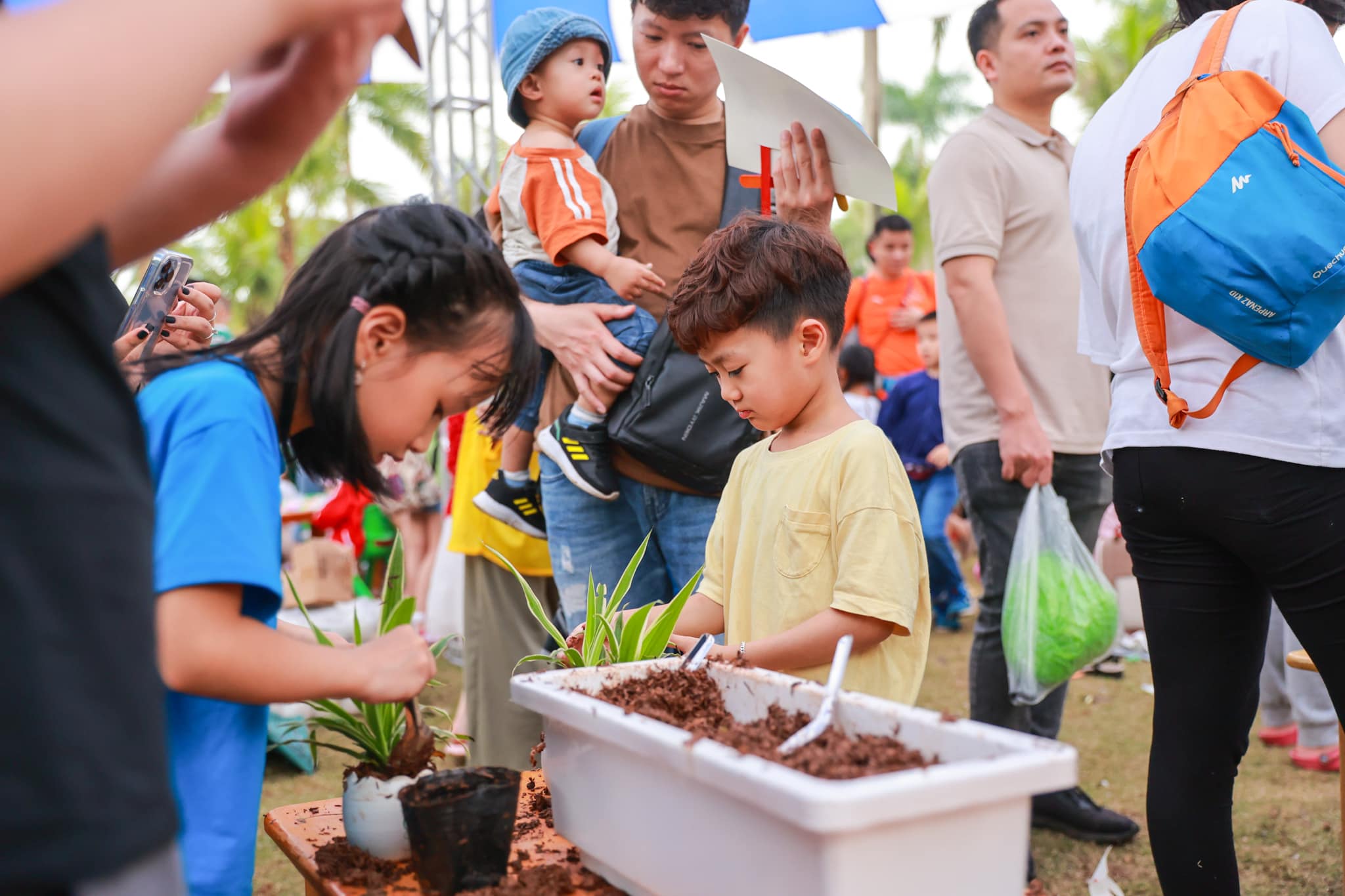 Giải phóng đôi chân, trải nghiệm rực rỡ tại Lễ hội mùa hè Eco Central Park 2025 - Ảnh 6.