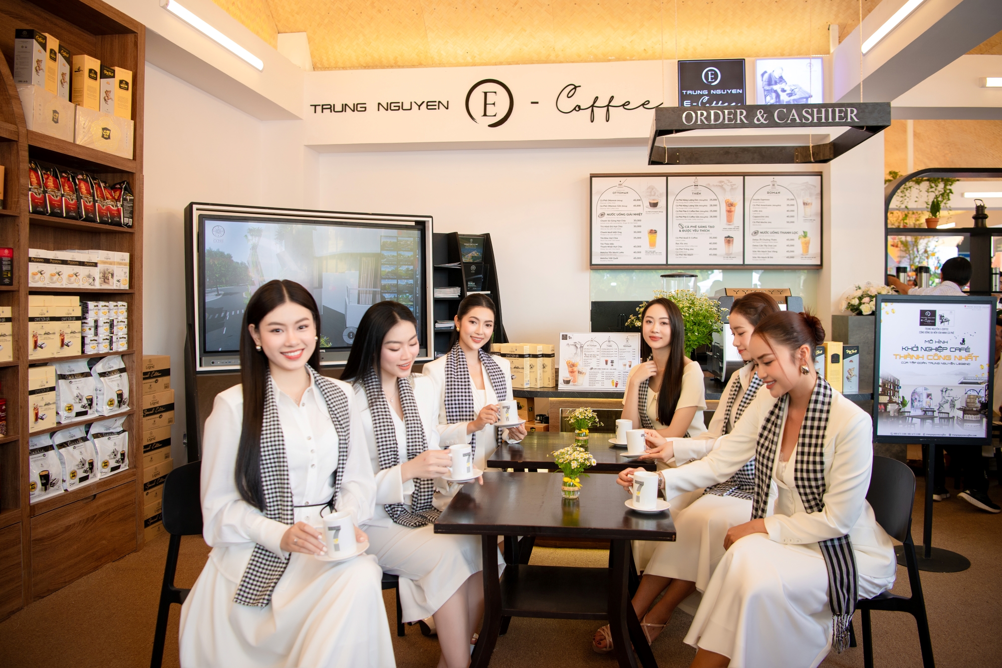 Trung Nguyên E-Coffee đạt giải thưởng Thương hiệu Mạnh ASEAN - Ảnh 1.