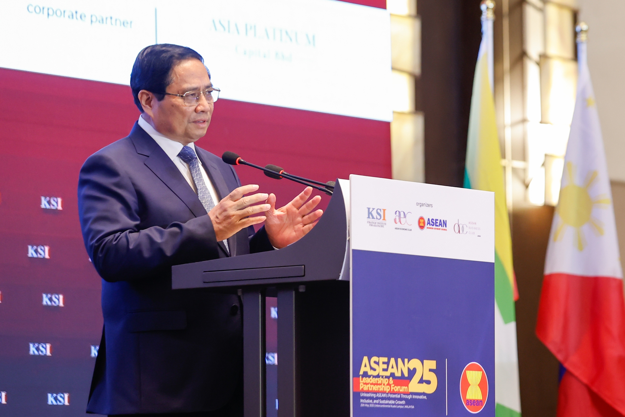 Thủ tướng Phạm Minh Chính là nhà lãnh đạo ASEAN tiêu biểu năm 2025 Thủ tướng Phạm Minh Chính là nhà lãnh đạo ASEAN tiêu biểu năm 2025