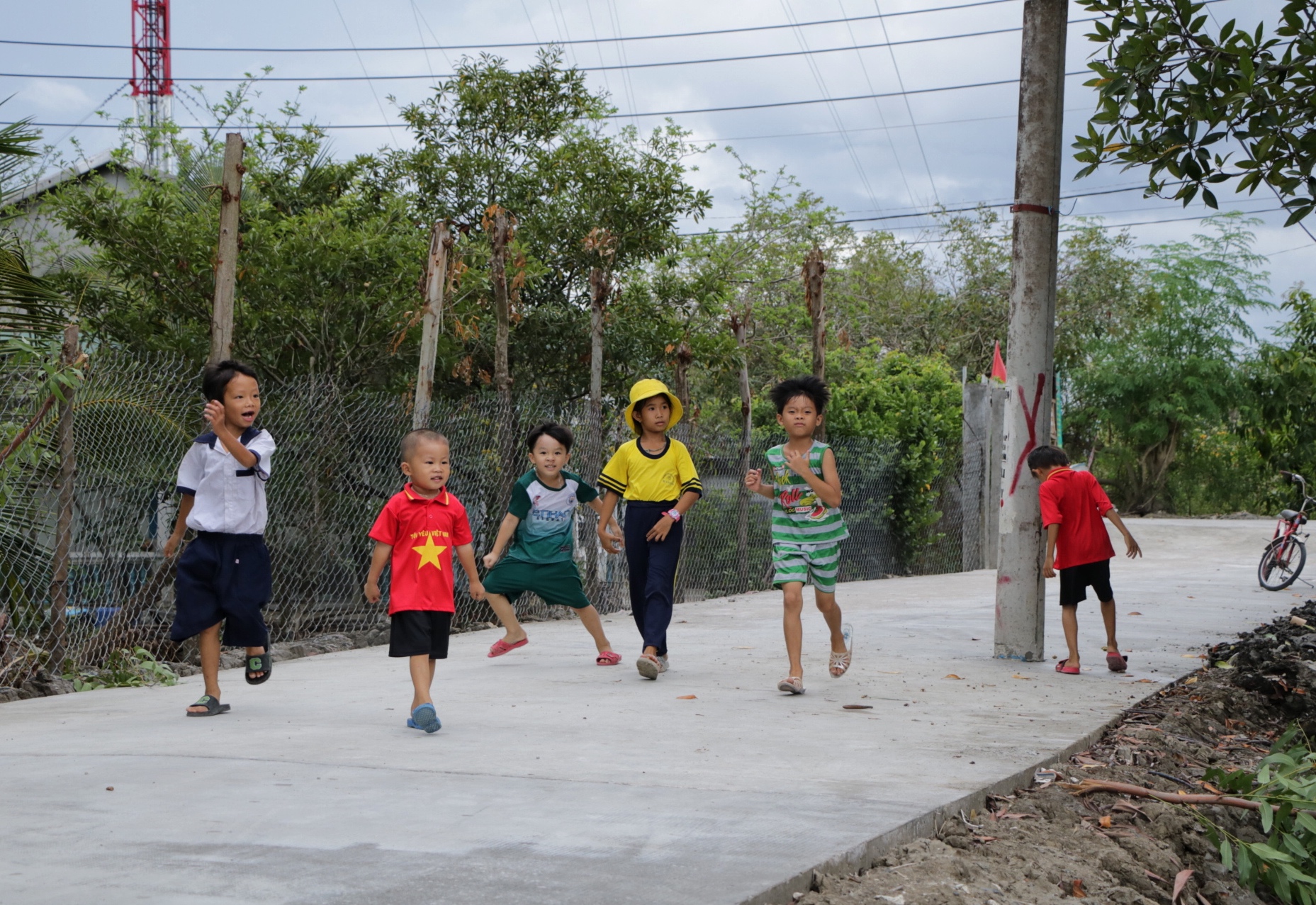 Hè 2025: Đến đảo Thiềng Liềng ở TP.HCM, nơi có ngọn núi thấp nhất Việt Nam, đồng muối trải dài - Ảnh 13.
