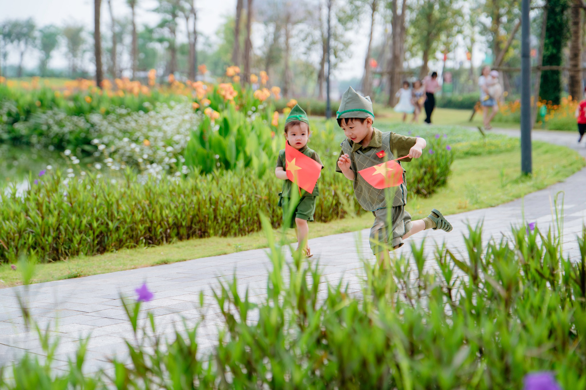 Giải phóng đôi chân, trải nghiệm rực rỡ tại Lễ hội mùa hè Eco Central Park 2025 - Ảnh 8.