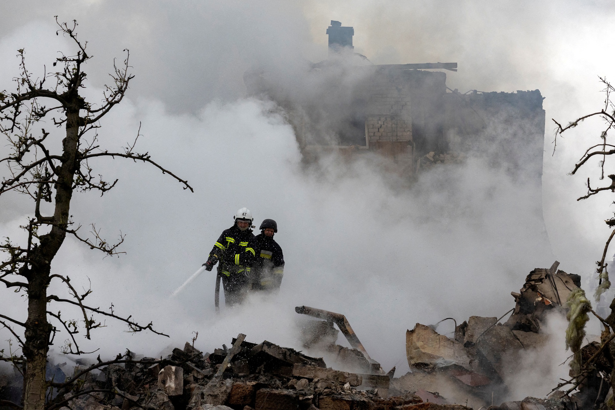 Căng thẳng Nga Ukraine gia tăng trong xung đột qu&acirc;n sự v&agrave; h&ograve;a đ&agrave;m bất định - Ảnh 1.