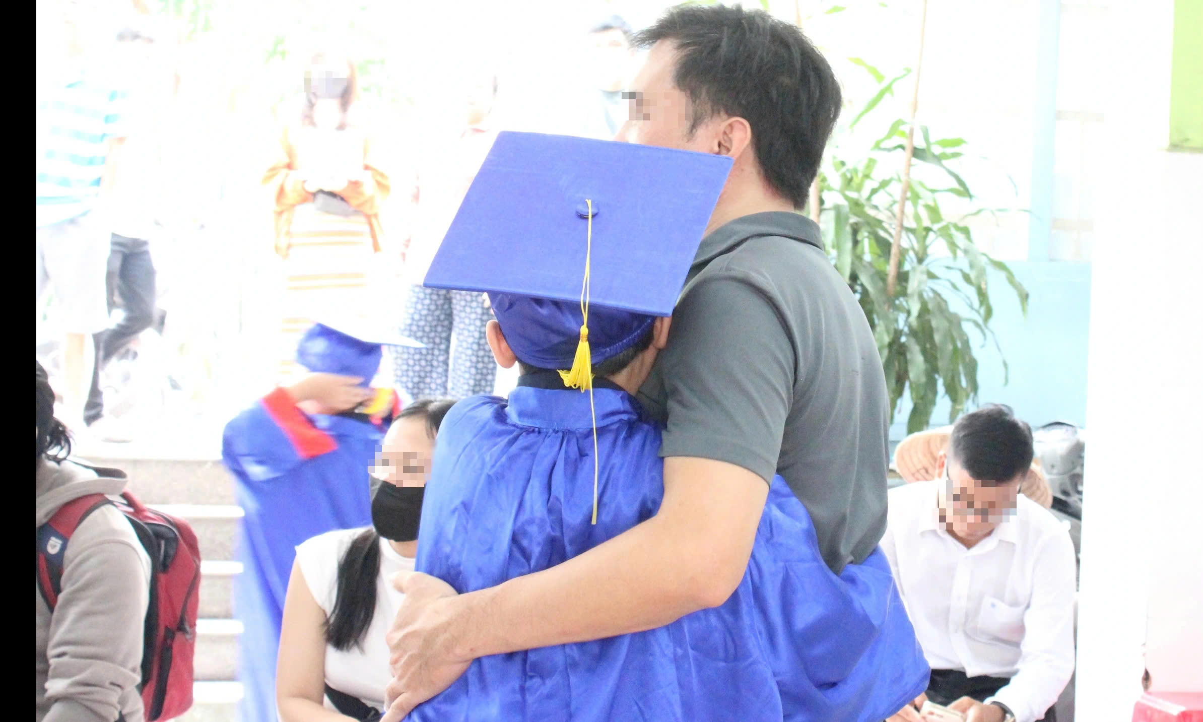 Lễ tri ân và trưởng thành cho ai? - Ảnh 1.