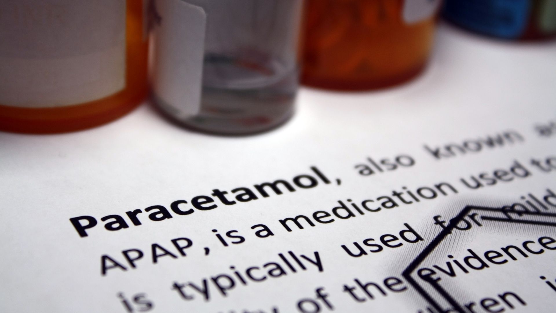 Dùng thuốc giảm đau paracetamol quá liều coi chừng những hậu quả này- Ảnh 1.