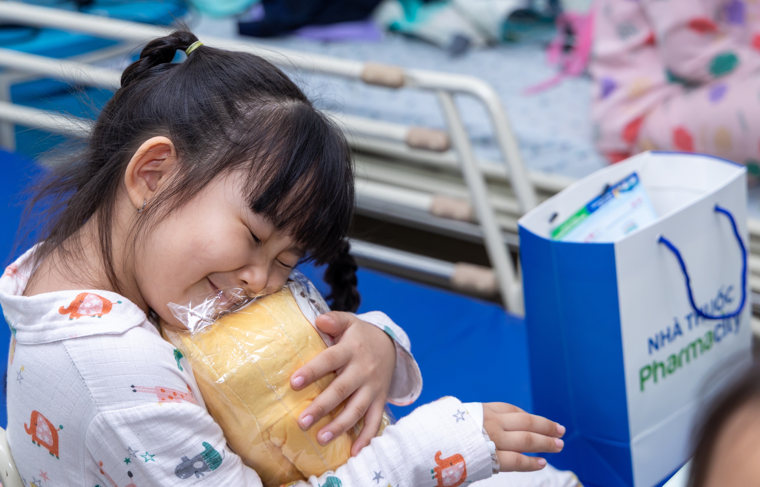 Pharmacity mang niềm vui đến 300 bệnh nhi nhân ngày Quốc tế thiếu nhi - Ảnh 2.